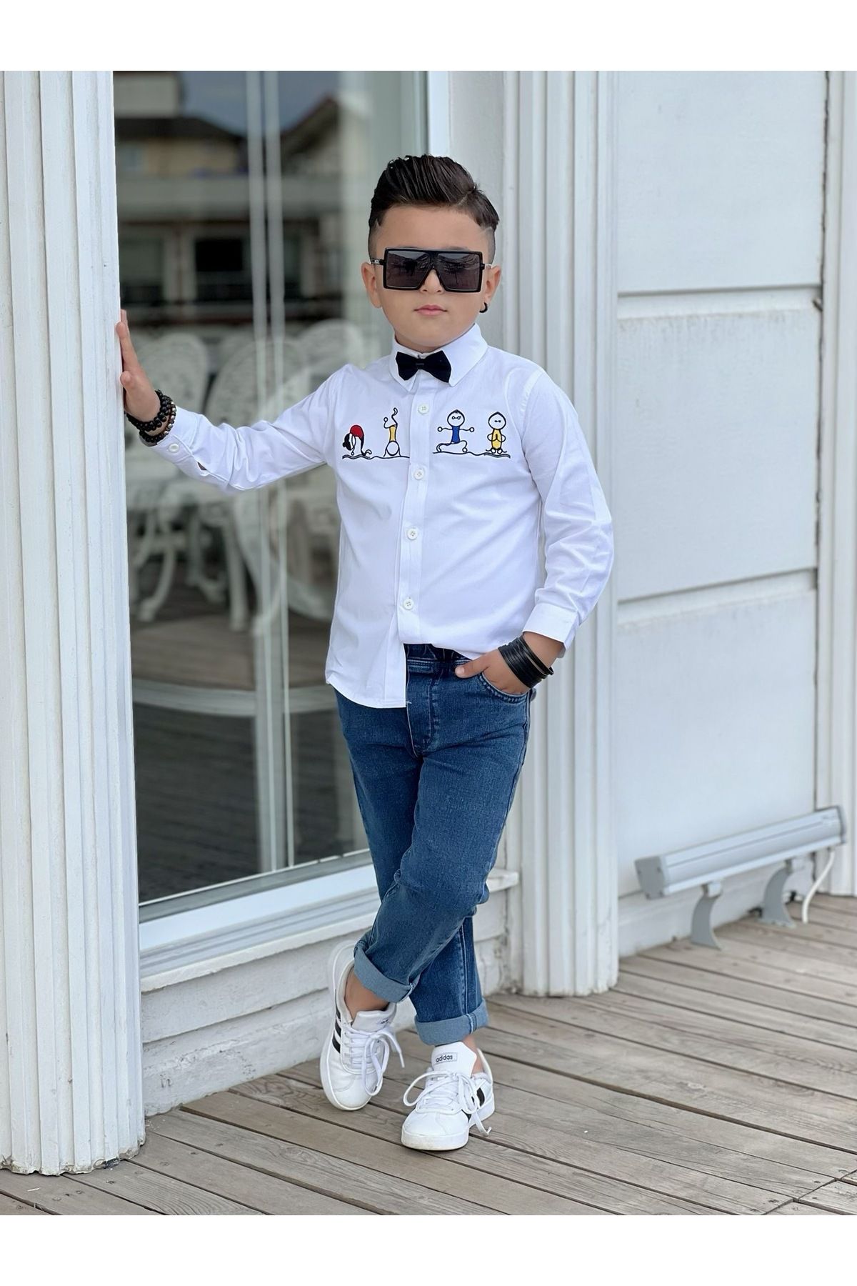 Bisahane-Boy's white shirt with bow tie and jeans 2