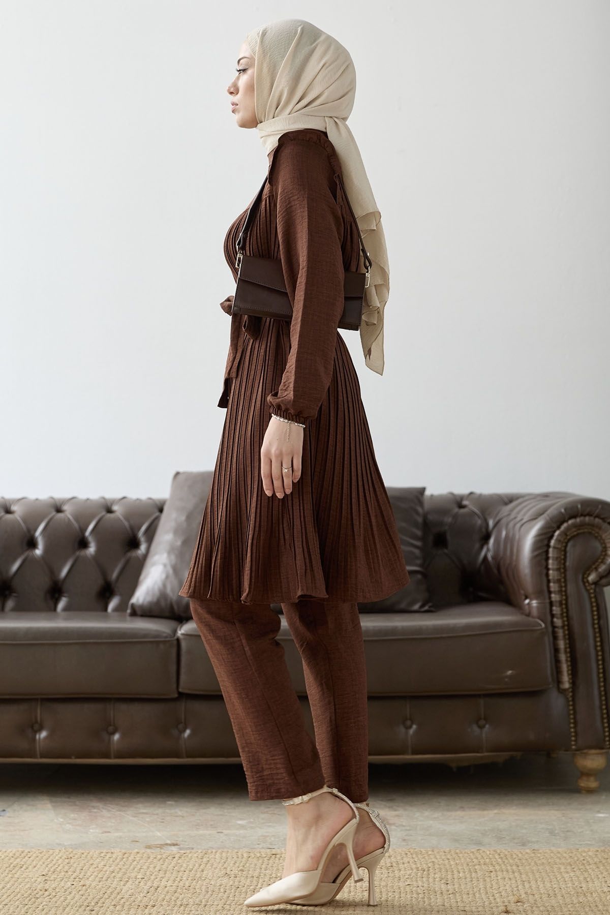InStyle-Front Pleated Ruffle Detail Set - Brown 5