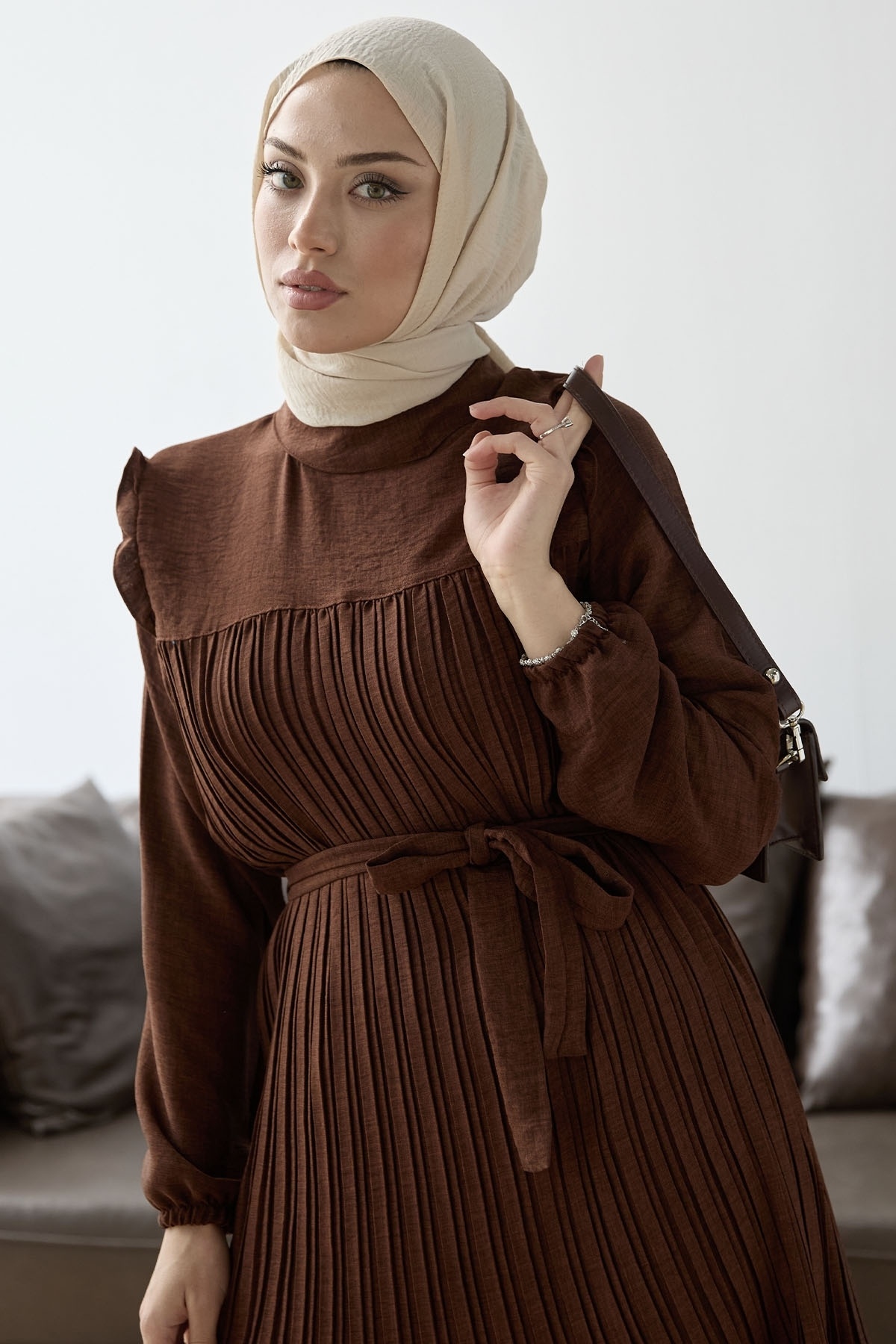 InStyle-Front Pleated Ruffle Detail Set - Brown 3