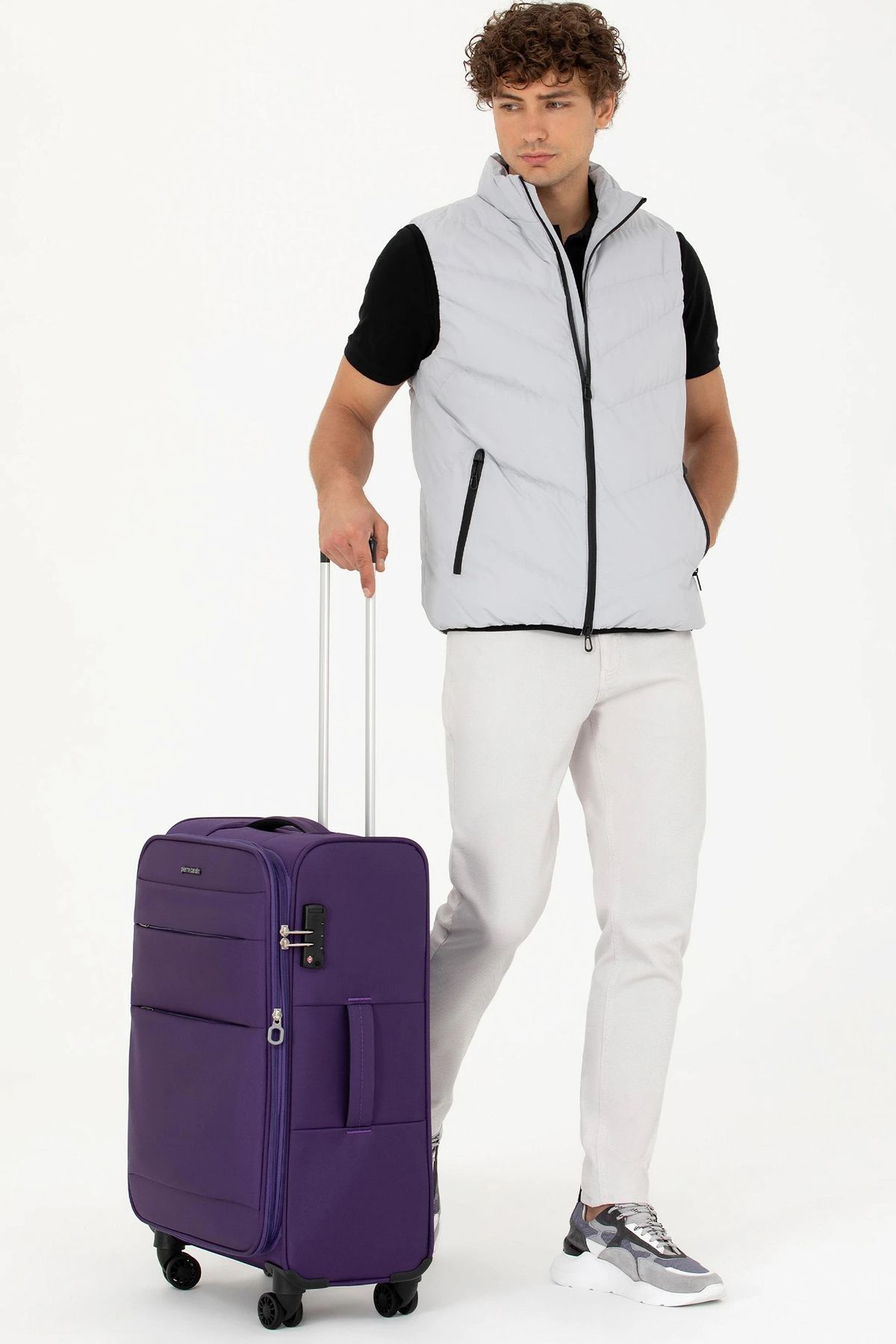 4200 چمدان چرخدار پارچه ای بسیار سبک و لوکس با سایز متوسط، بنفش Pierre Cardin