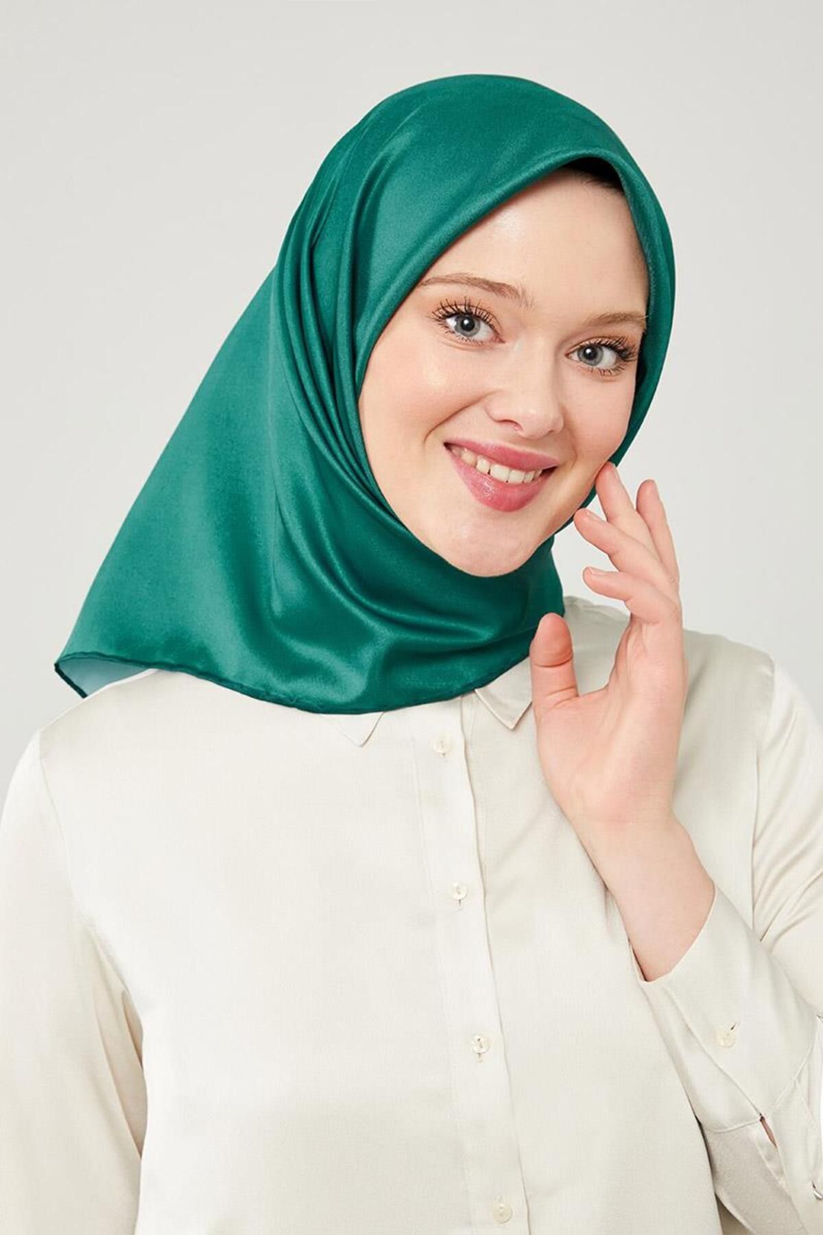 روسری سبز Twill Trend Color Emerald Levidor