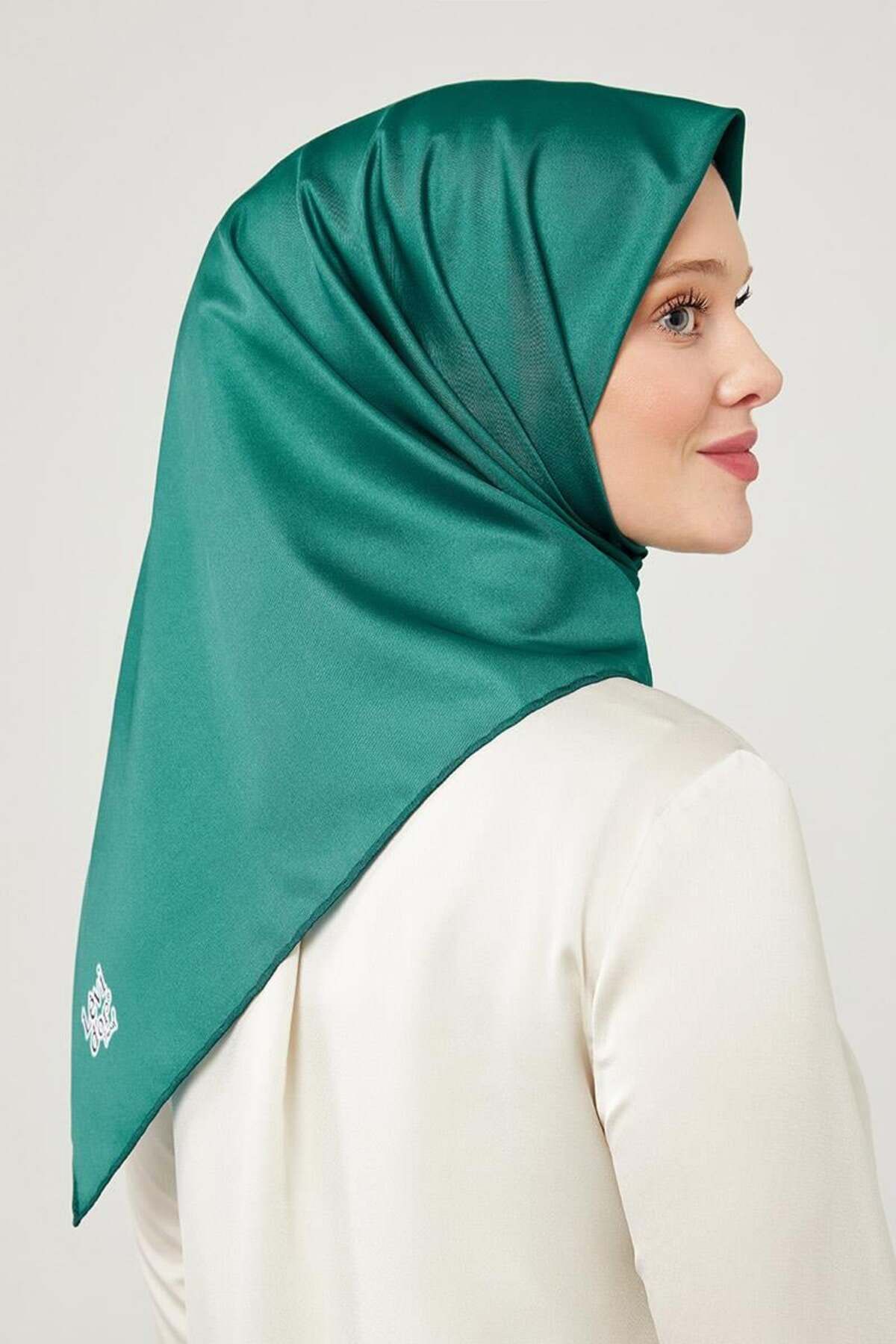 روسری سبز Twill Trend Color Emerald Levidor