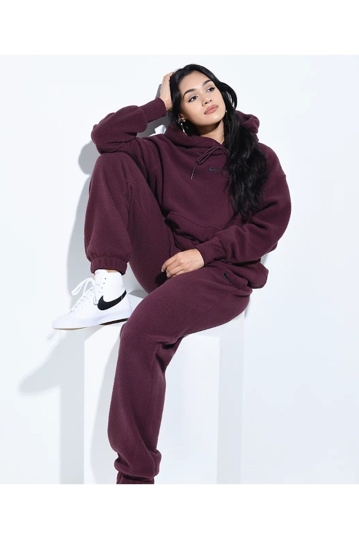 Nike Sportswear Plush Joggers in Burgundy Polar Rahat Kesim E ofman Alt Fiyat Yorumlar Trendyol