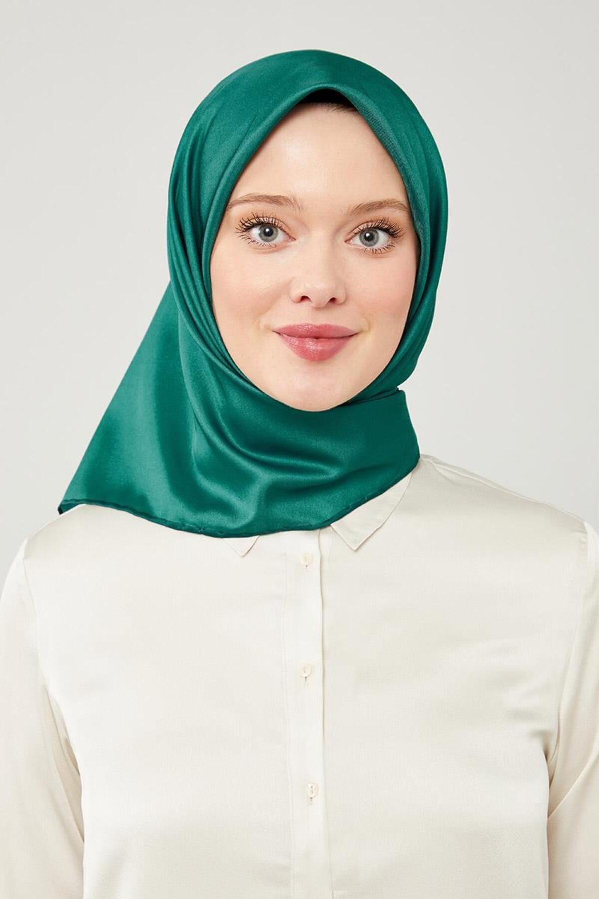 روسری سبز Twill Trend Color Emerald Levidor