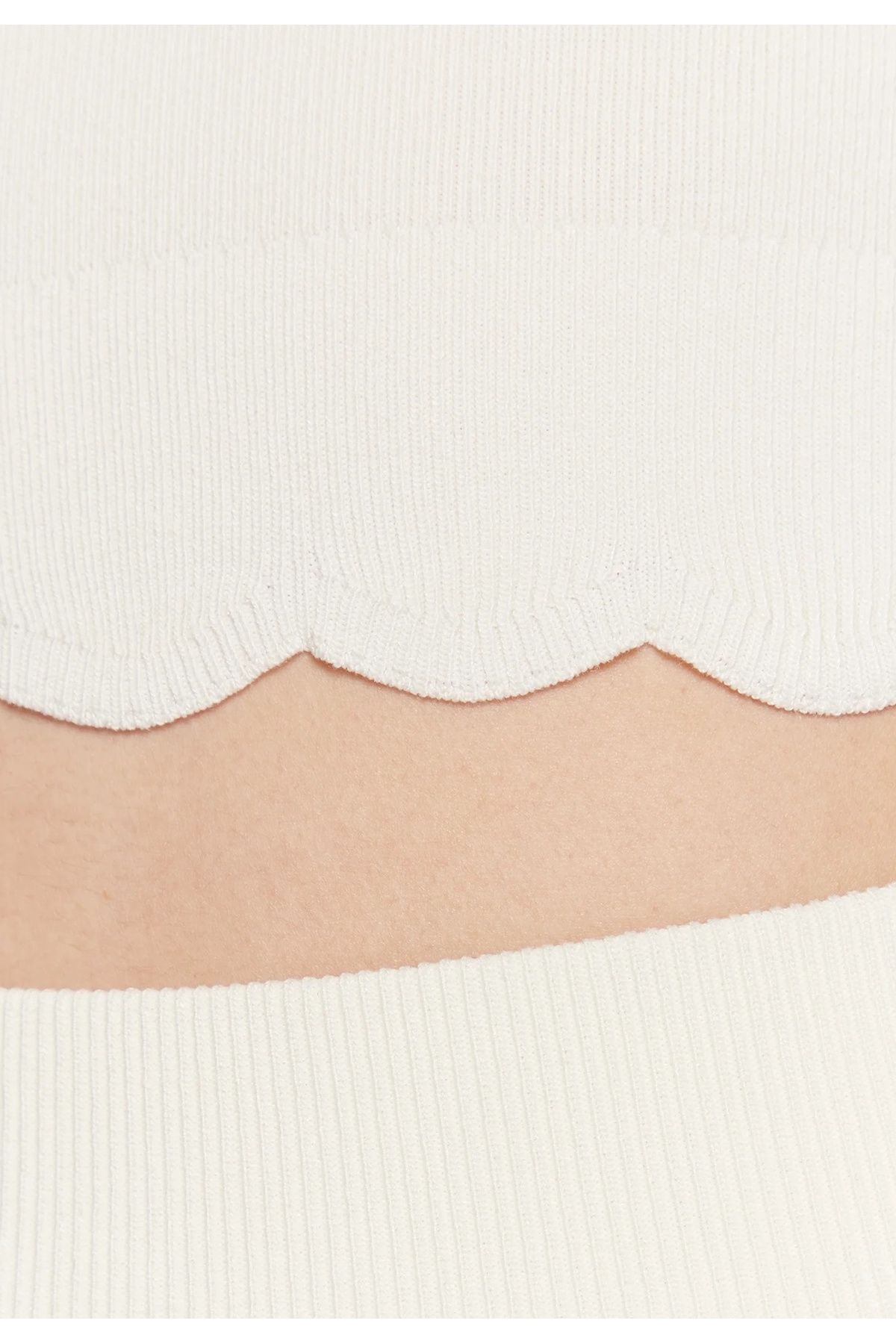 Guess-Top Crop-Top ADA TOP SEAMLESS mit Rundhalsausschnitt und geripptem Saum im unifarbenem Design 3