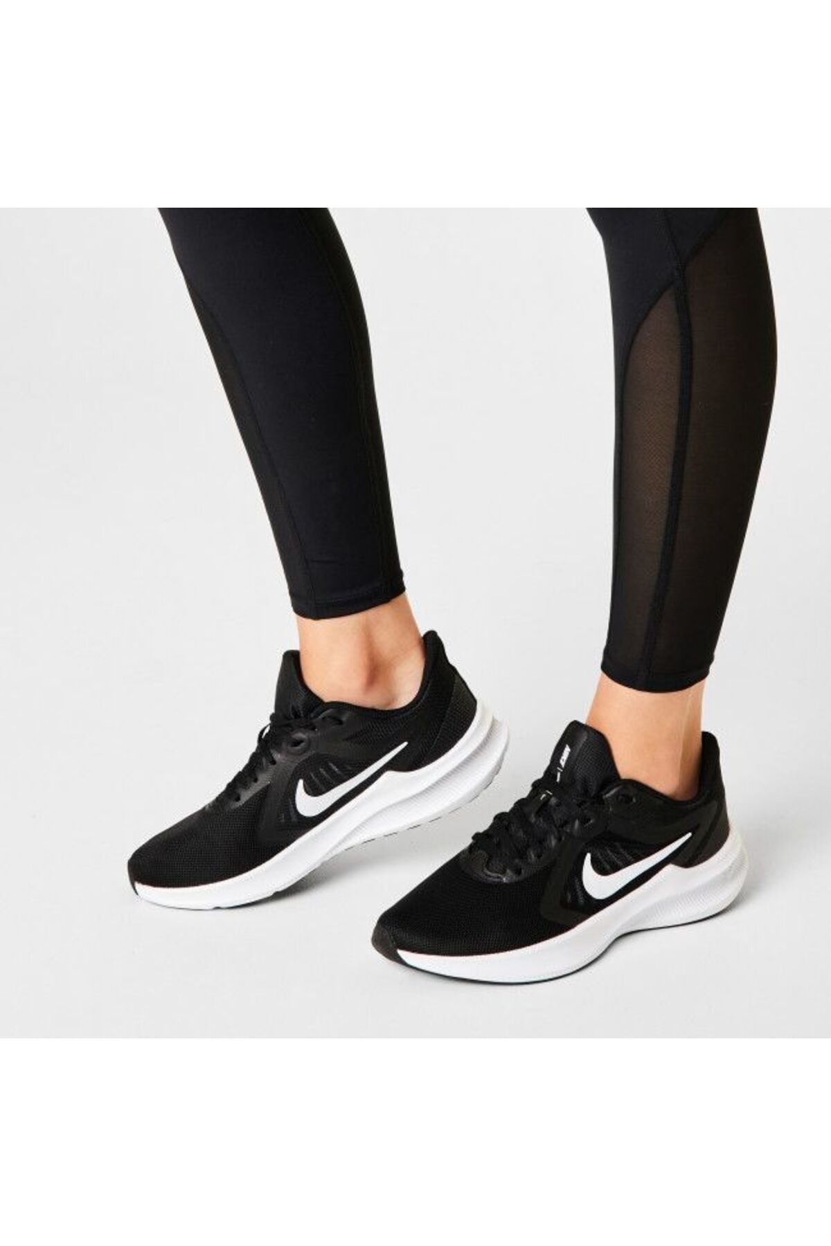 کفش Nike نایکی رانینگ زنانه Downshifter 10 - مشکی/سفید Cı9984-001-001 اورجینال - تصویر 2