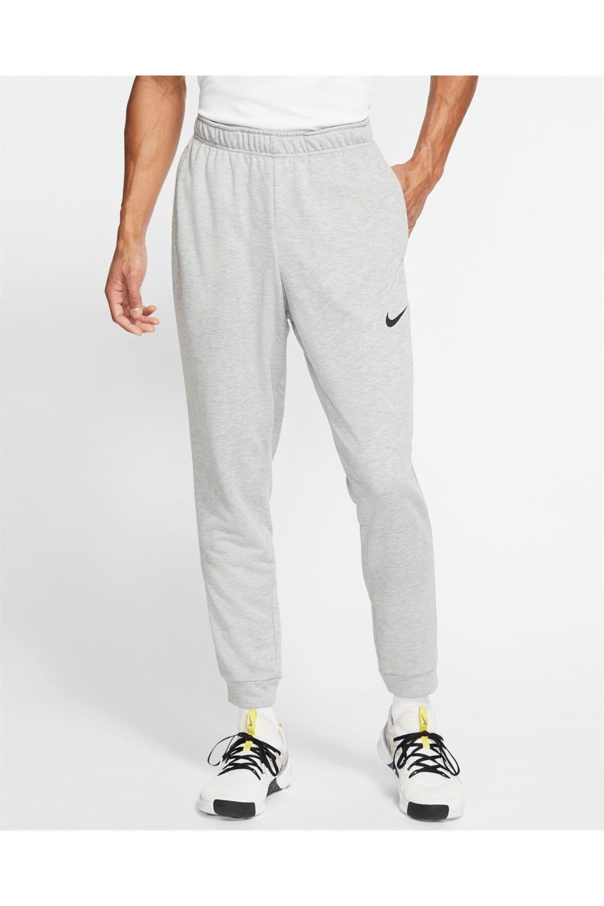 Nike standard fit sweatpants cheap