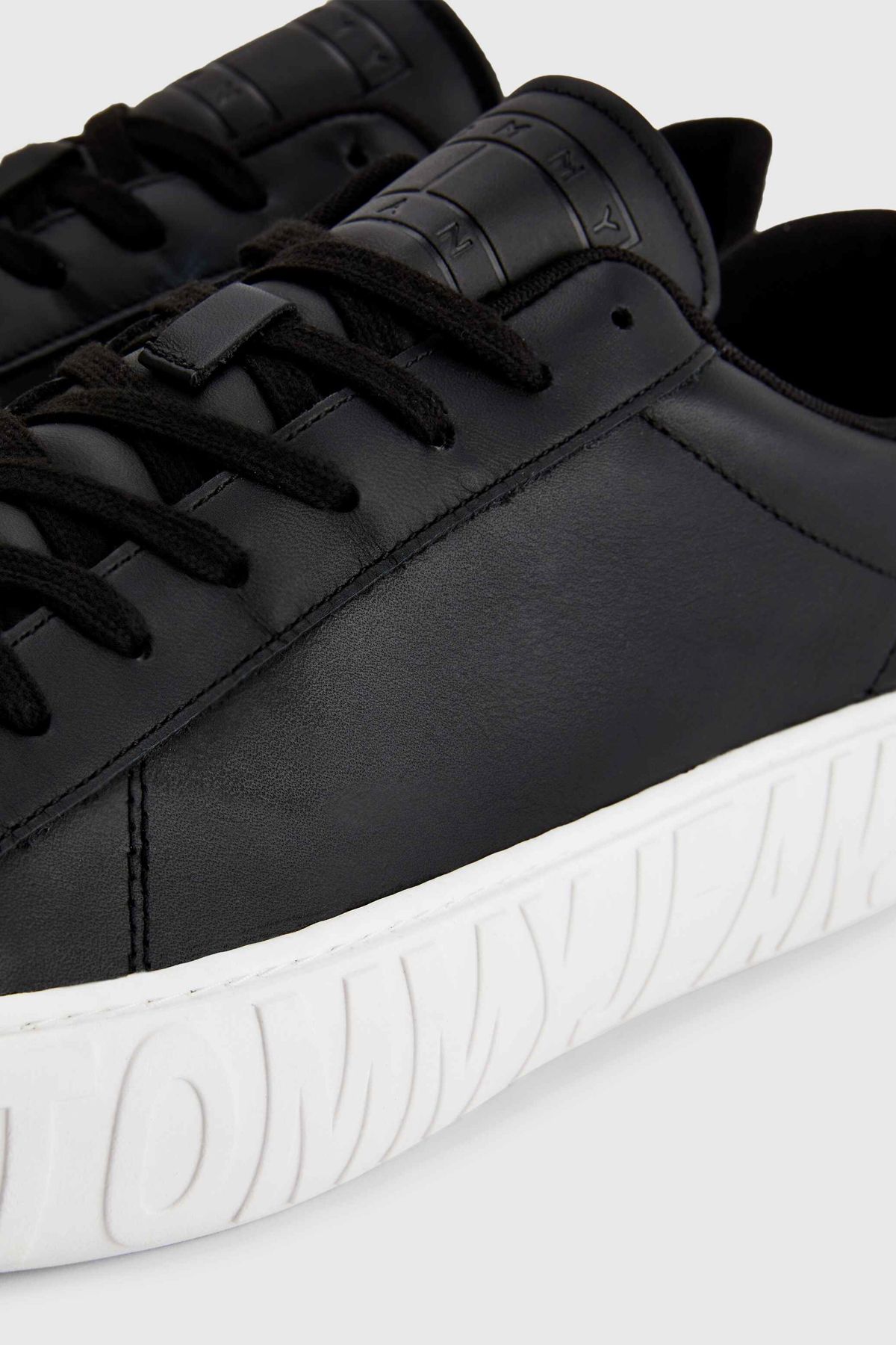 Tommy essential leather sneaker fwfw3688 on sale