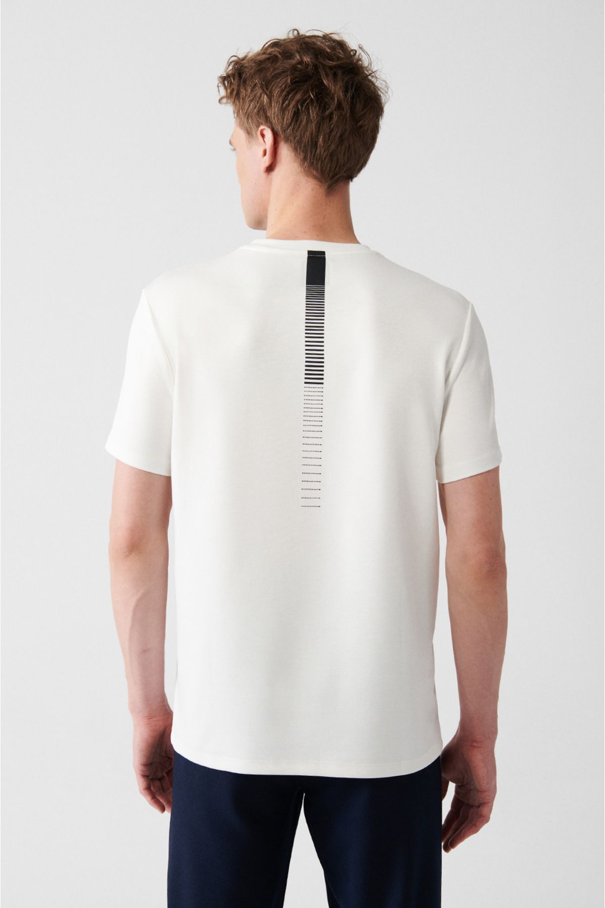 Avva گردن دوچرخه ECRU مردان پشت و آرم قفسه سینه چاپ شده به طور منظم تی شرت B001040