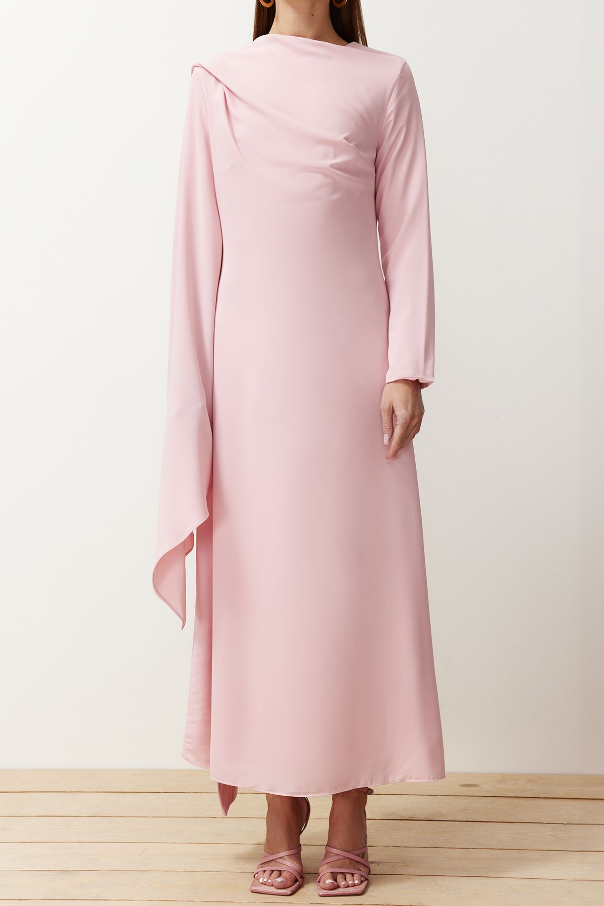 Trendyol Modest-Gefüttertes Abendkleid mit Puderschal-Detail TCTSS24DB00036 5