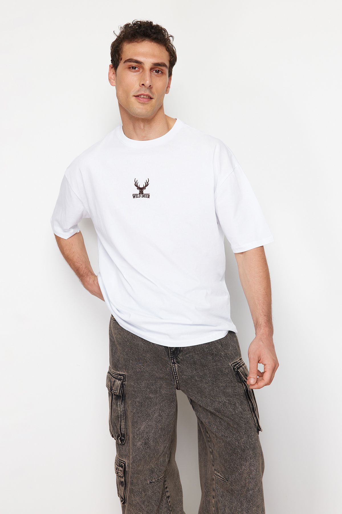 Trendyol Collection Übergroßes Weißes Baumwoll-t-shirt Mit Aufgesticktem Hirsch - für Herren - L