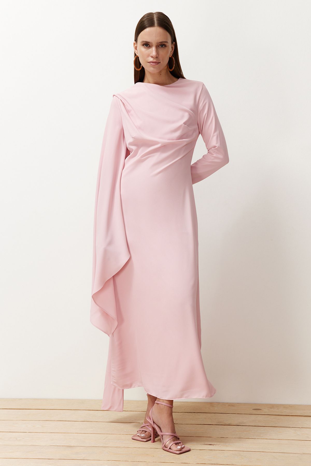 Trendyol Modest-Gefüttertes Abendkleid mit Puderschal-Detail TCTSS24DB00036 2