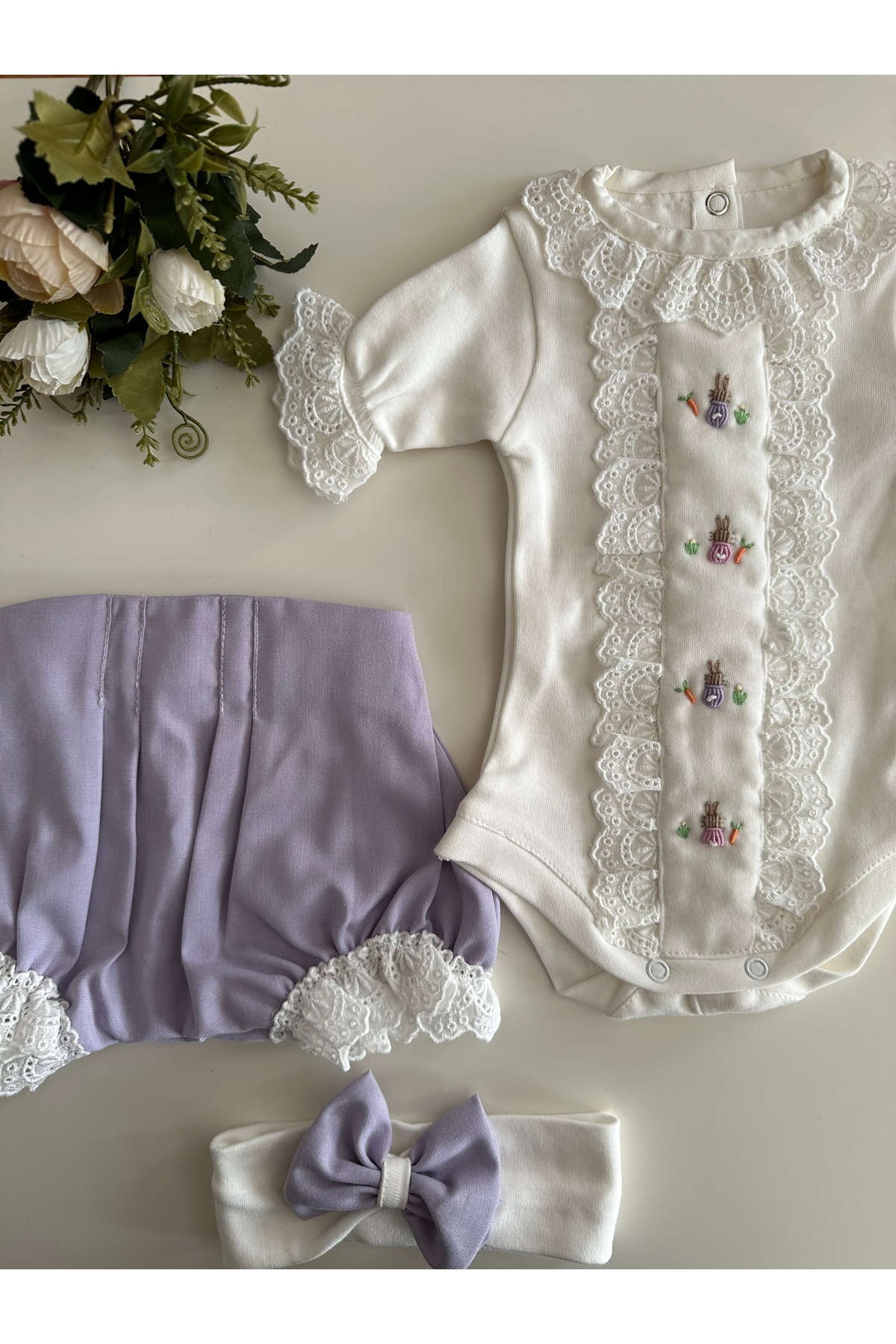 Mama Miel Baby Mor Fistolu Şort Ve El İşi Tavşan Detaylı Kısa Kollu Çıtçıtlı Body Bandana Takım fotoğrafı 3 (önizleme)