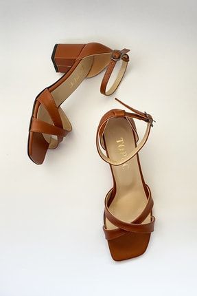 Kadın Kahverengi Topuklu Ayakkabı TPCSND101210