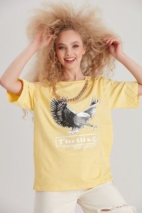 Kadın Sarı Zincir Detaylı Baskılı T-Shirt YL-TS99473
