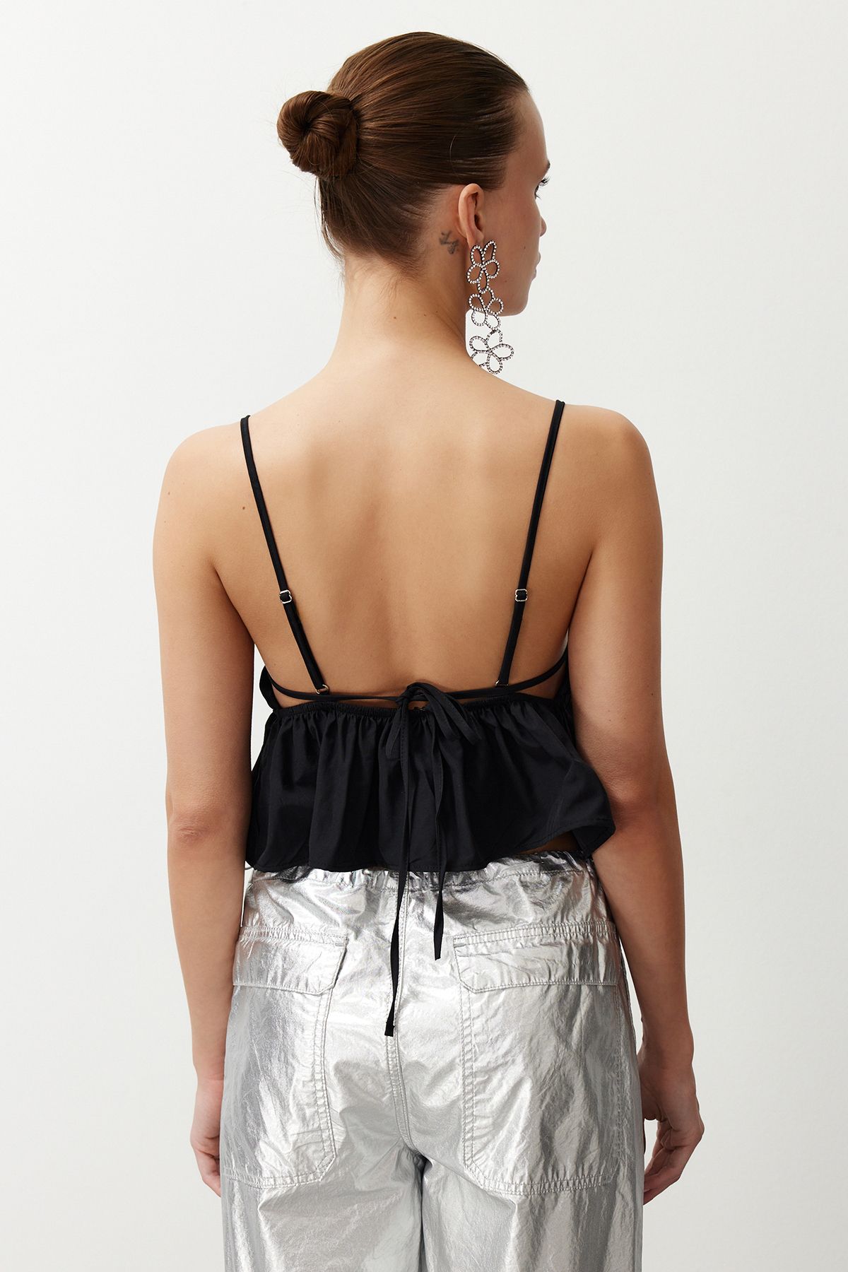 Trendyol Collection-Ανθοκέντητη Μαύρη Μπλούζα Crop - TPRSS24BZ00030 6