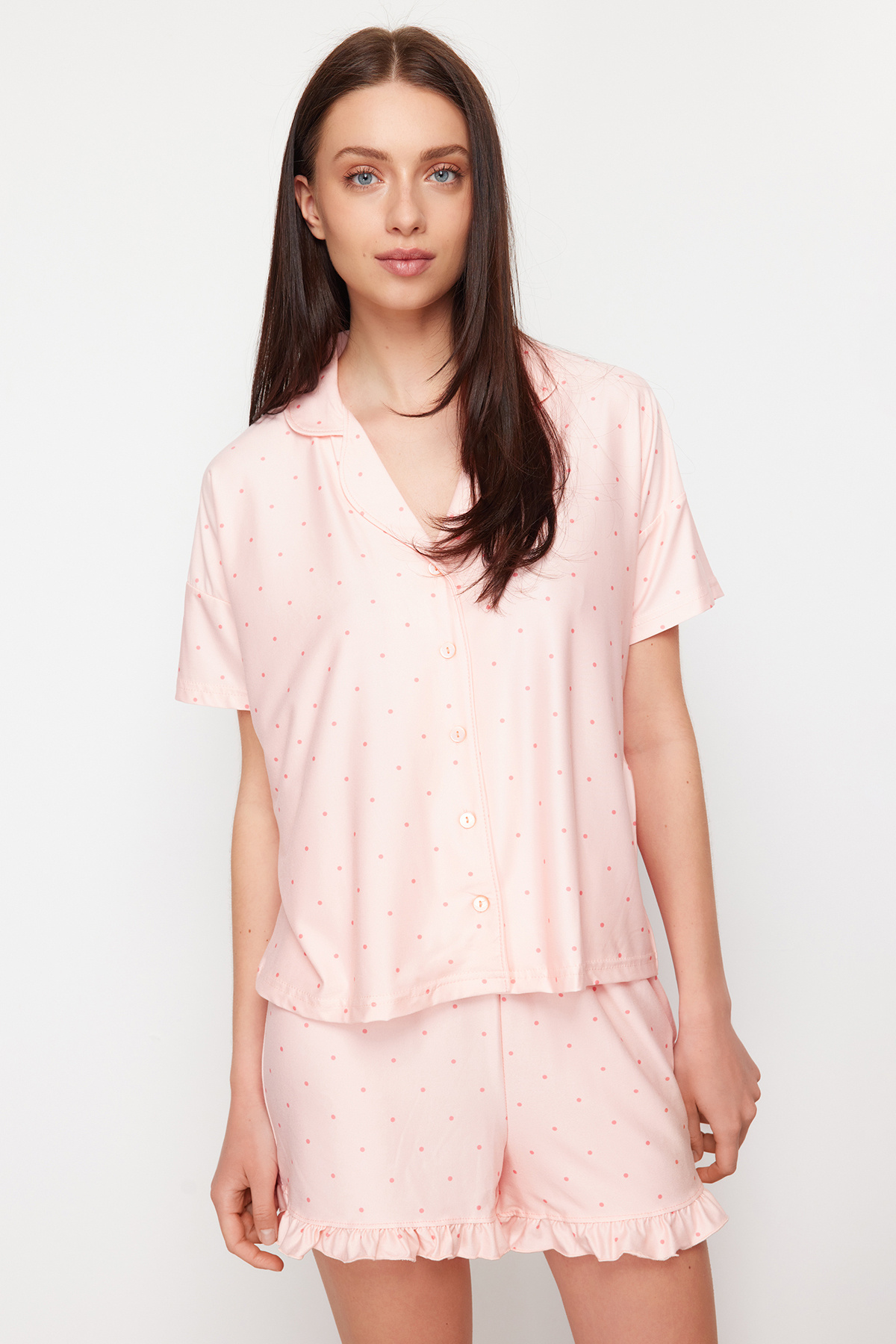 Trendyolmilla  Somon Puantiyeli Fırfır Detaylı Şortlu Örme Pijama Takımı THMSS24PT00284 - Görsel 2