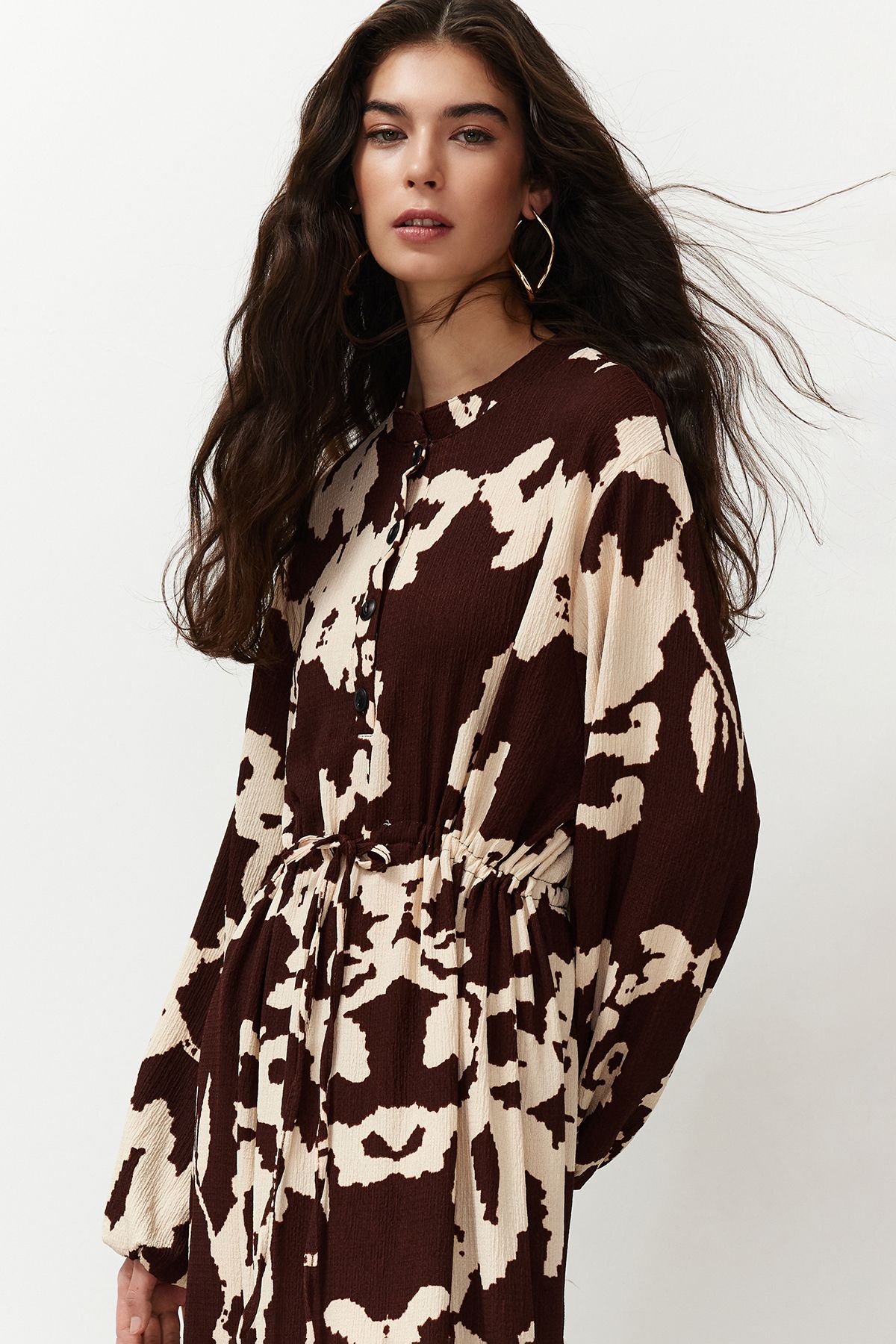 Trendyol Modest-Καφέ υφασμένο φόρεμα με μεγάλα λουλούδια TCTSS24EB00238 3