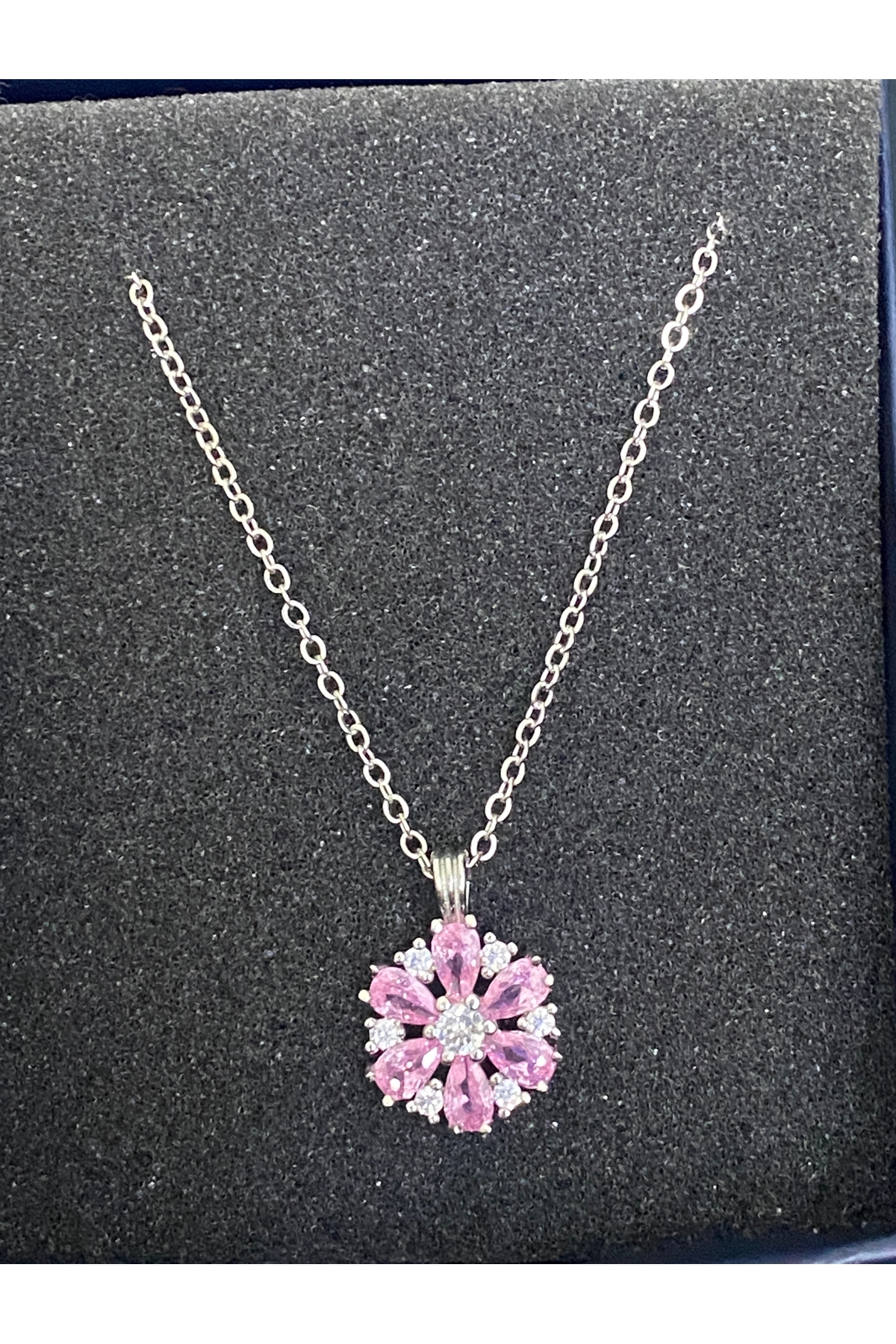 Çelik Pembe Damla Taşlı Çiçek Kolye