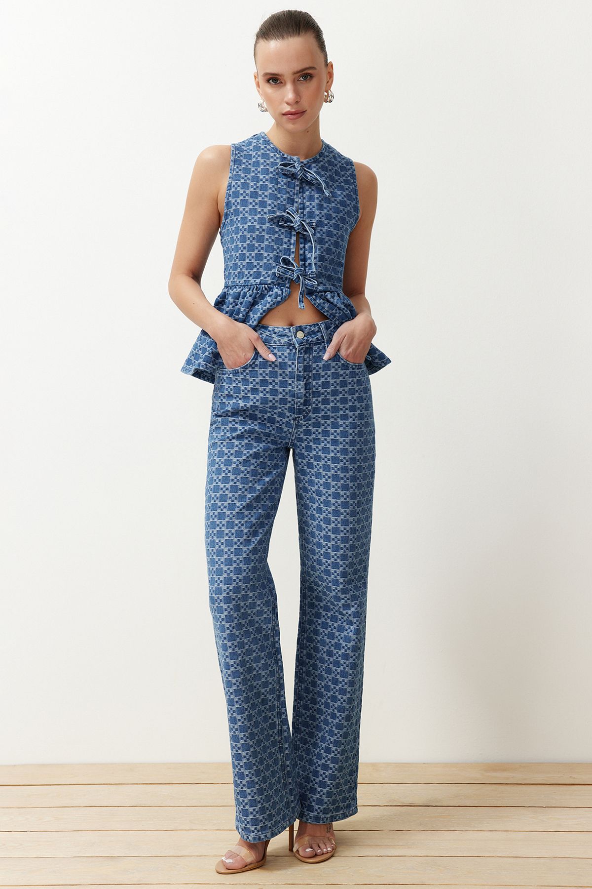 complete the look image