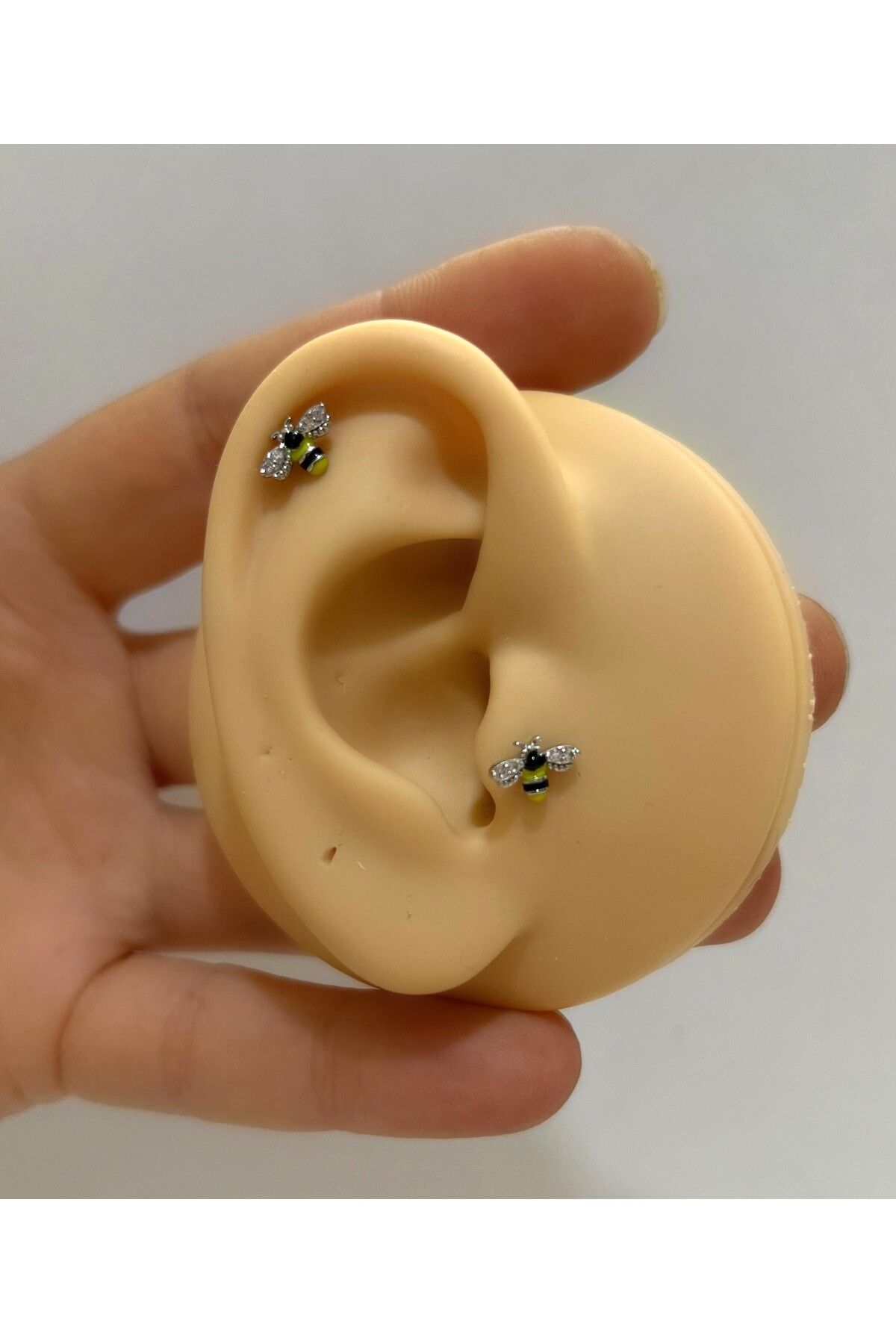 cerrahi çelik arı tragus helix kıkırdak kulak memesi uyumlu piercing küpe  (1 adet )