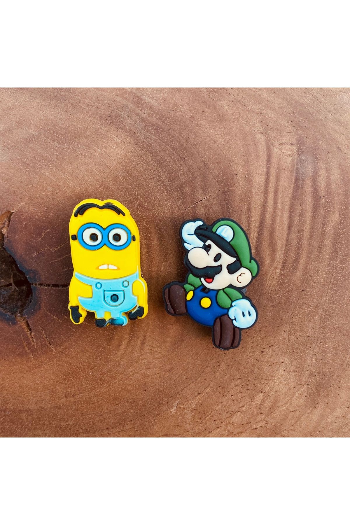 هدیه مفهومی JIBBITZ SLIPPER ORNAMENT MINION و MARIO Crocs