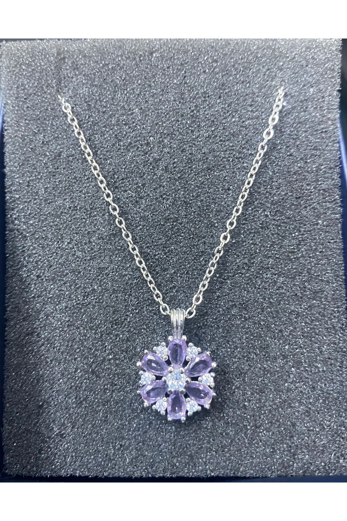 Çelik Mor Damla Taşlı Çiçek Kolye