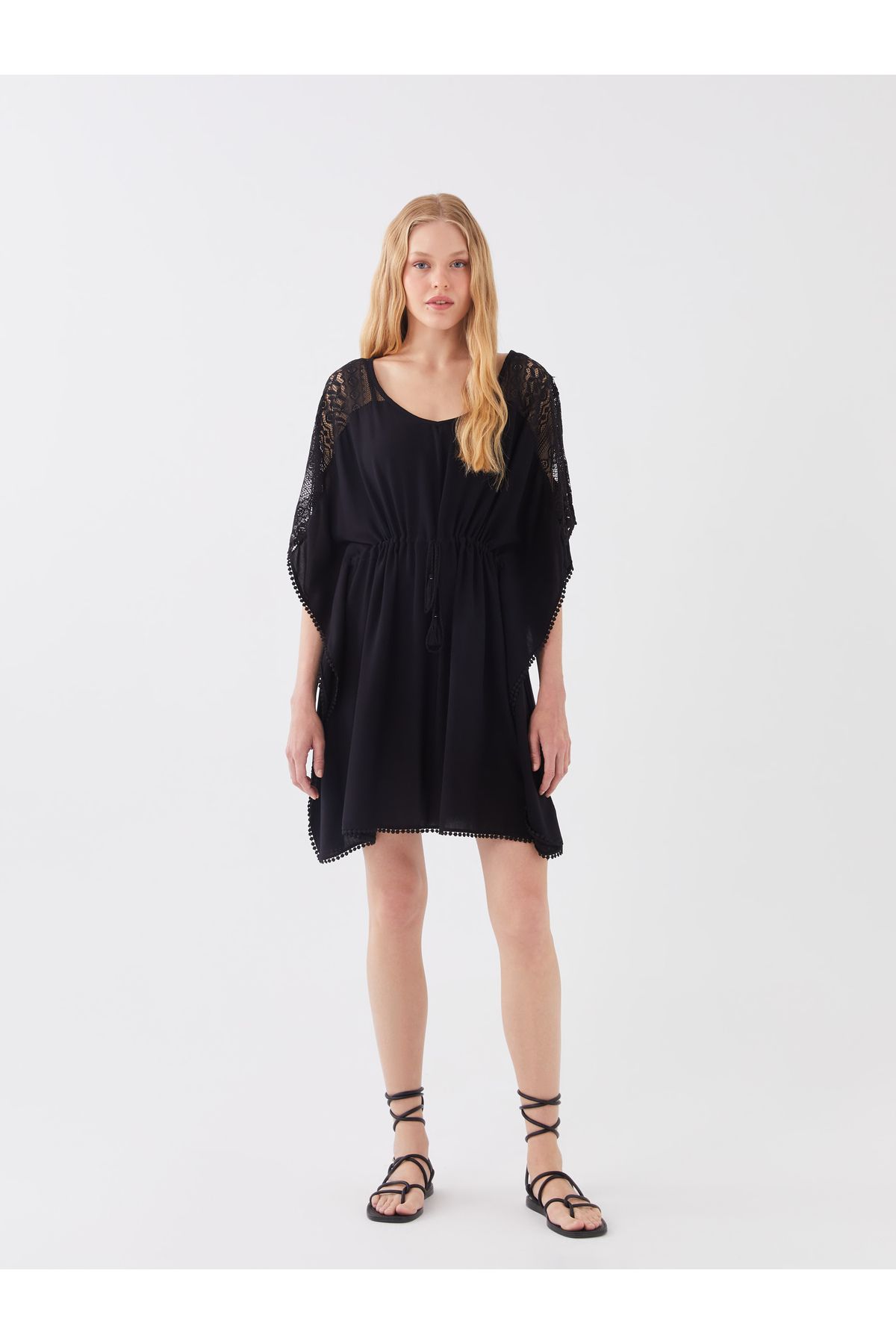 LC Waikiki-Besticktes Strandkleid mit V-Ausschnitt und kurzen Ärmeln für Damen 2
