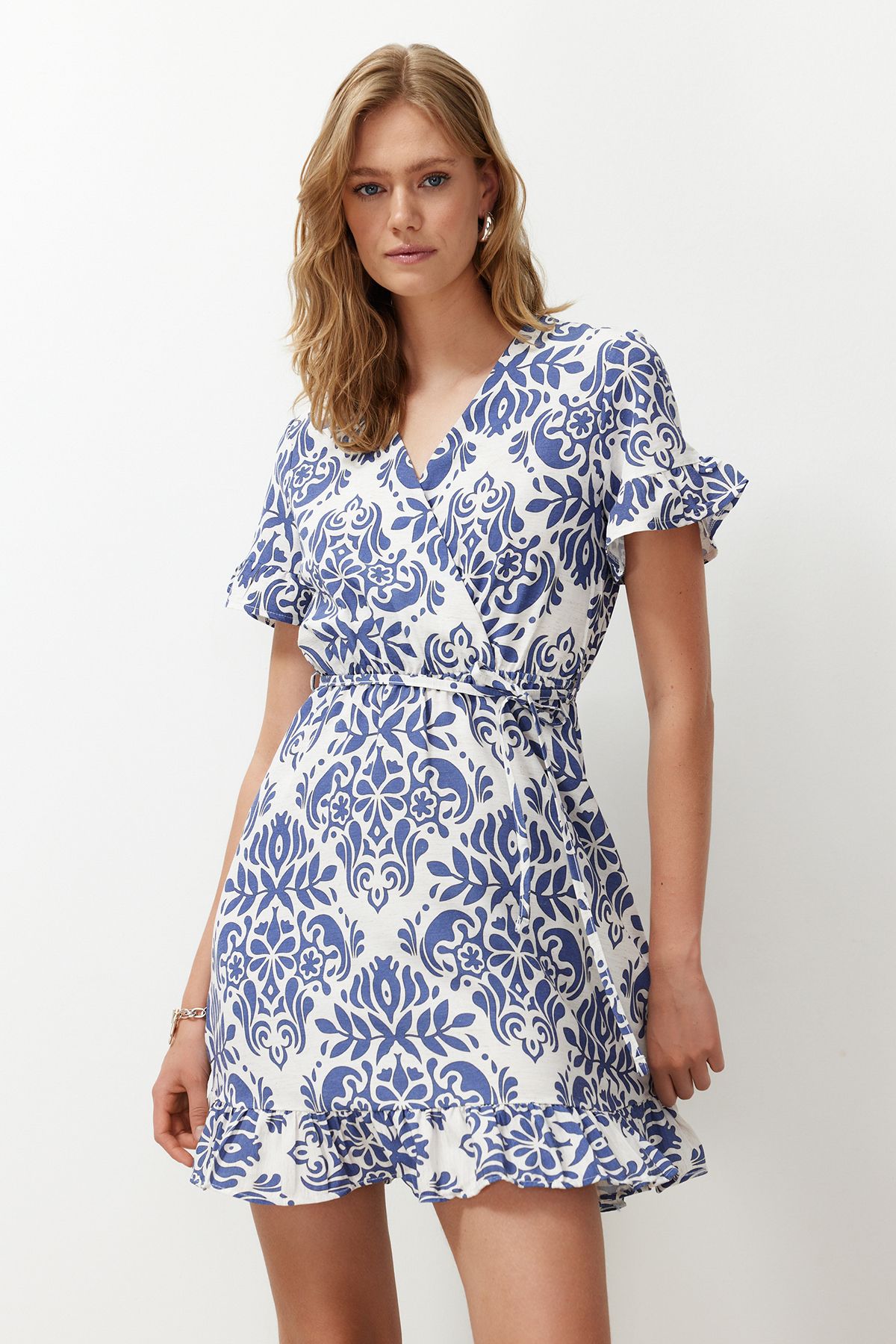 Trendyol Collection-Ecrufarbenes, gewebtes Minikleid mit Rock und Taillenöffnung im ethnischen Muster TWOSS24EL00760 7