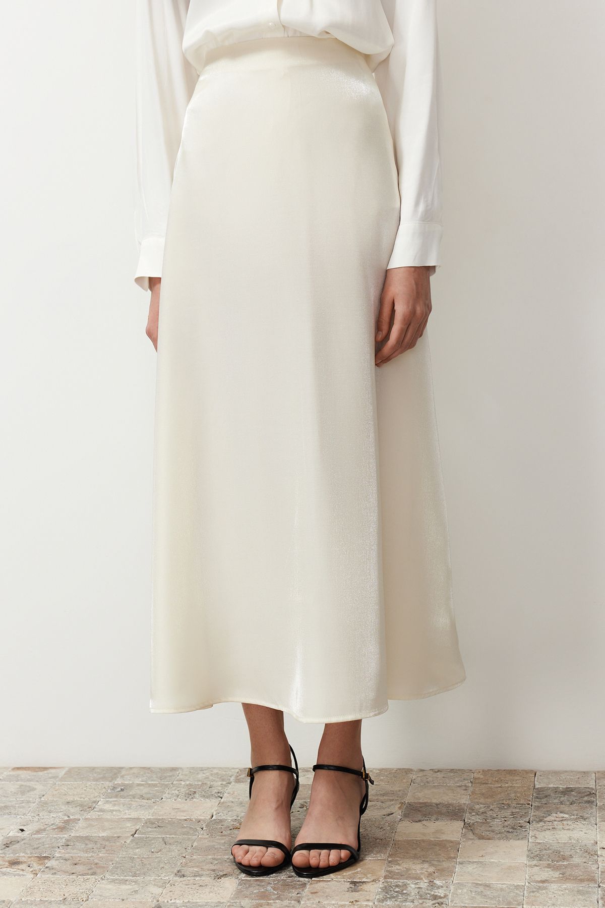 Trendyol Modest-Krémes szatén szőtt szoknya TCTSS24EE00017 5