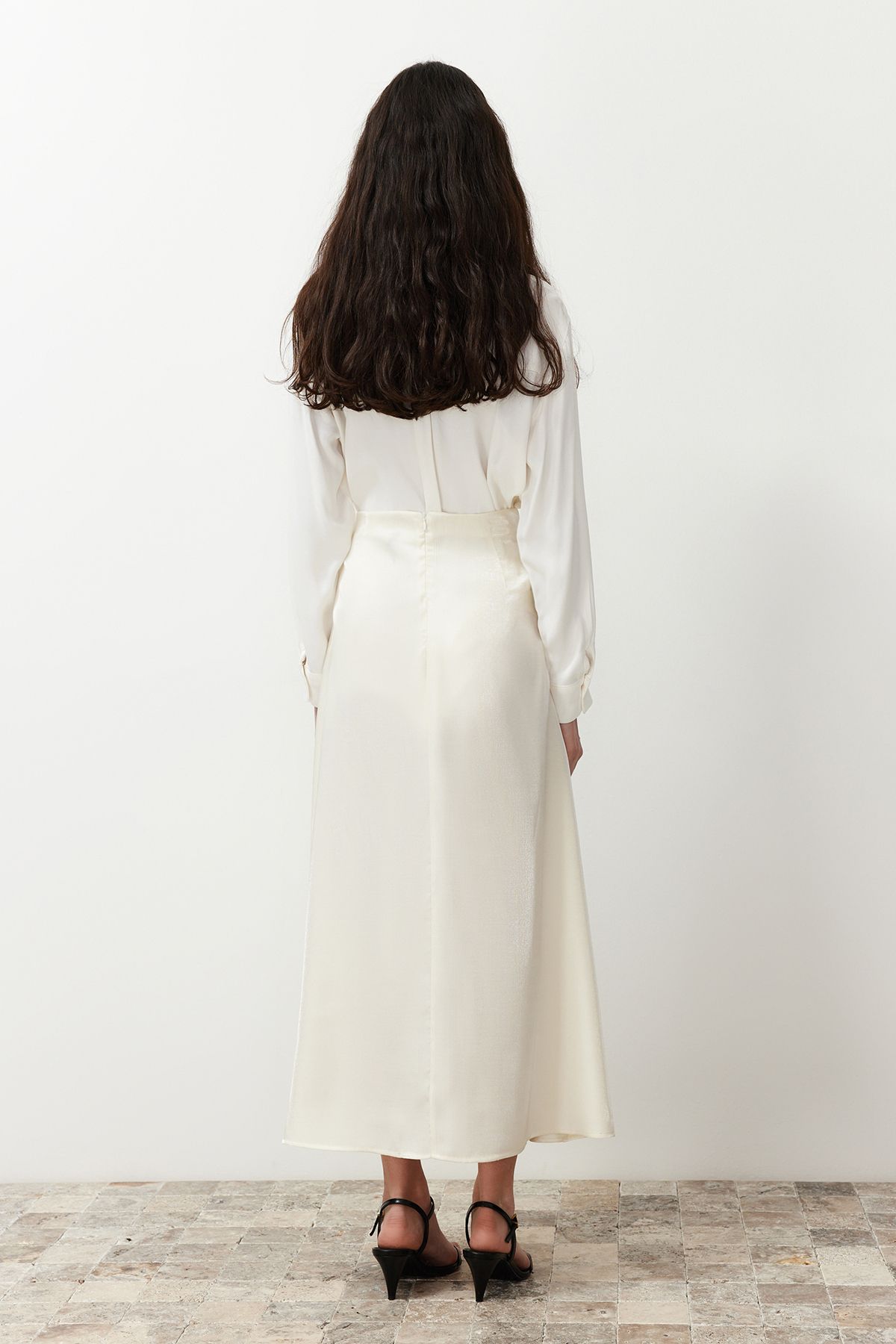 Trendyol Modest-Krémes szatén szőtt szoknya TCTSS24EE00017 6