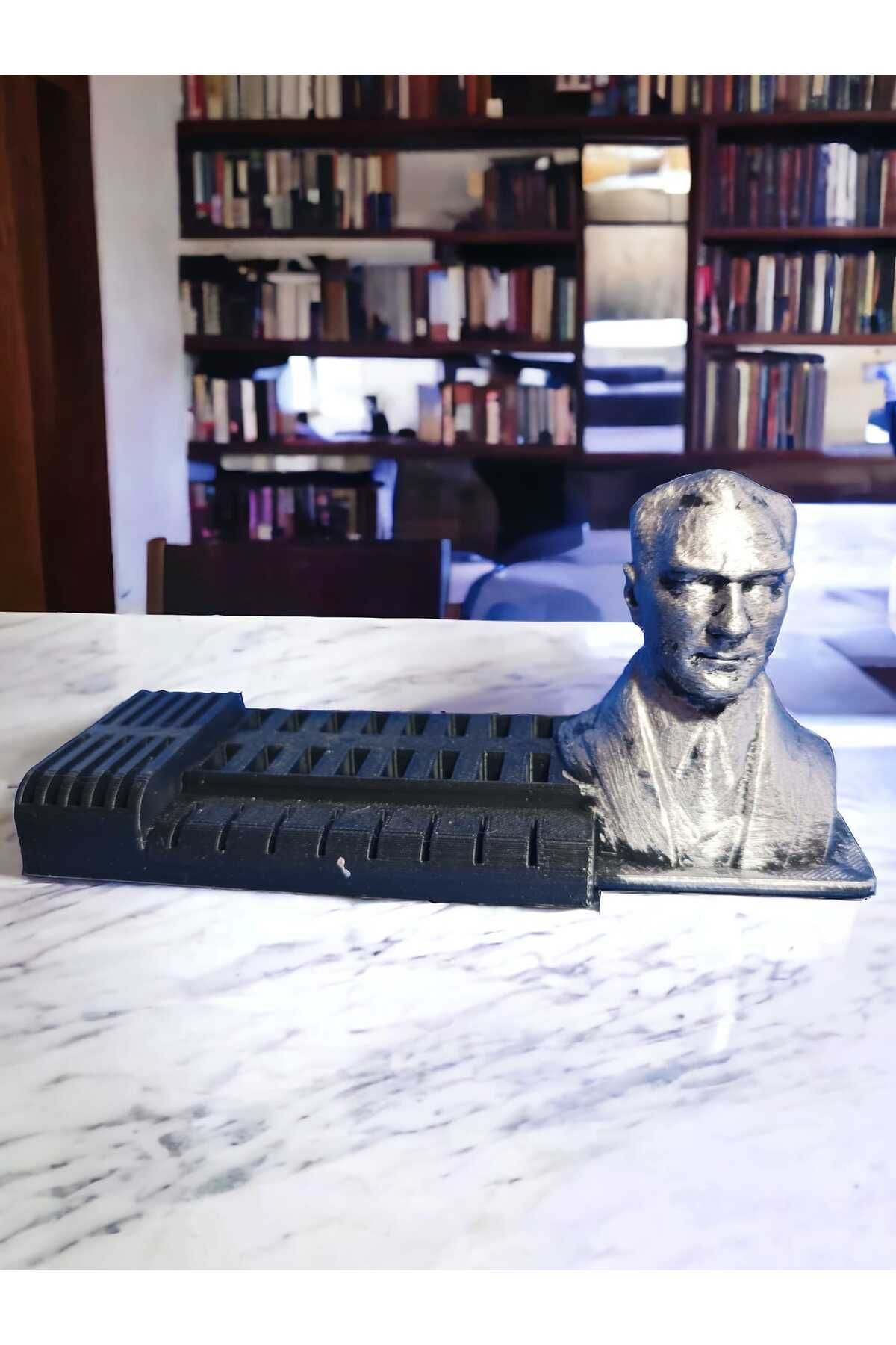 a life in games Memorie Flash Usb Și Suport Pentru Cititor De Carduri Sd-micro Cu Figurină Ataturk - Organizator Pentru Gadgeturi Desktop - One Size