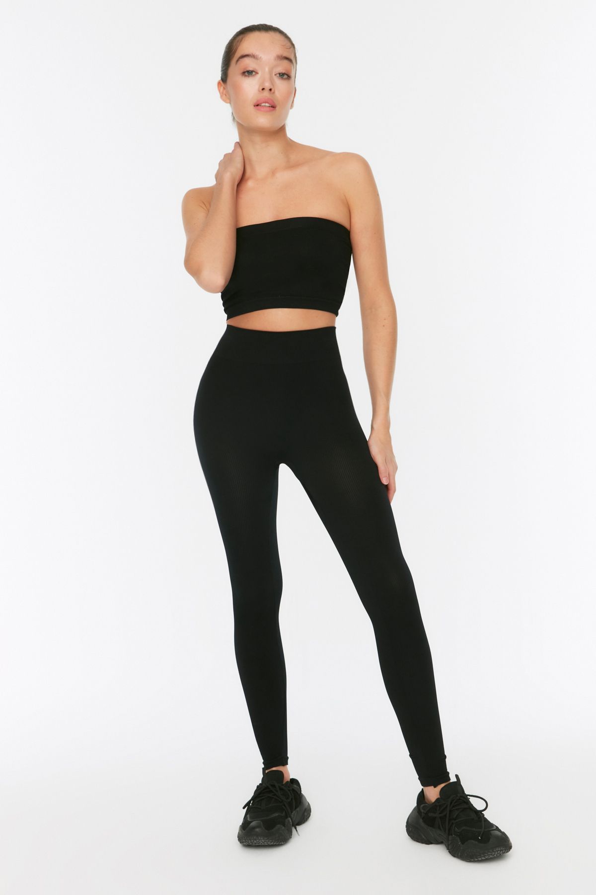 Trendyol Collection-Schwarze nahtlose/nahtlose gestrickte Sport-Leggings in voller Länge TWOAW20TA0071 5