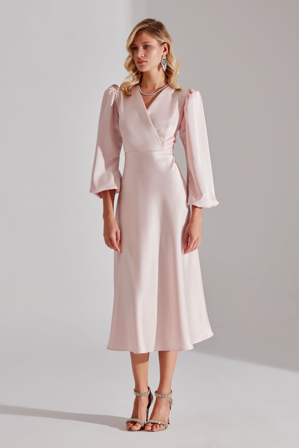 BETTY & SAM-Merry POWDER Zweireihiges, lockeres Kleid mit Kragen 5