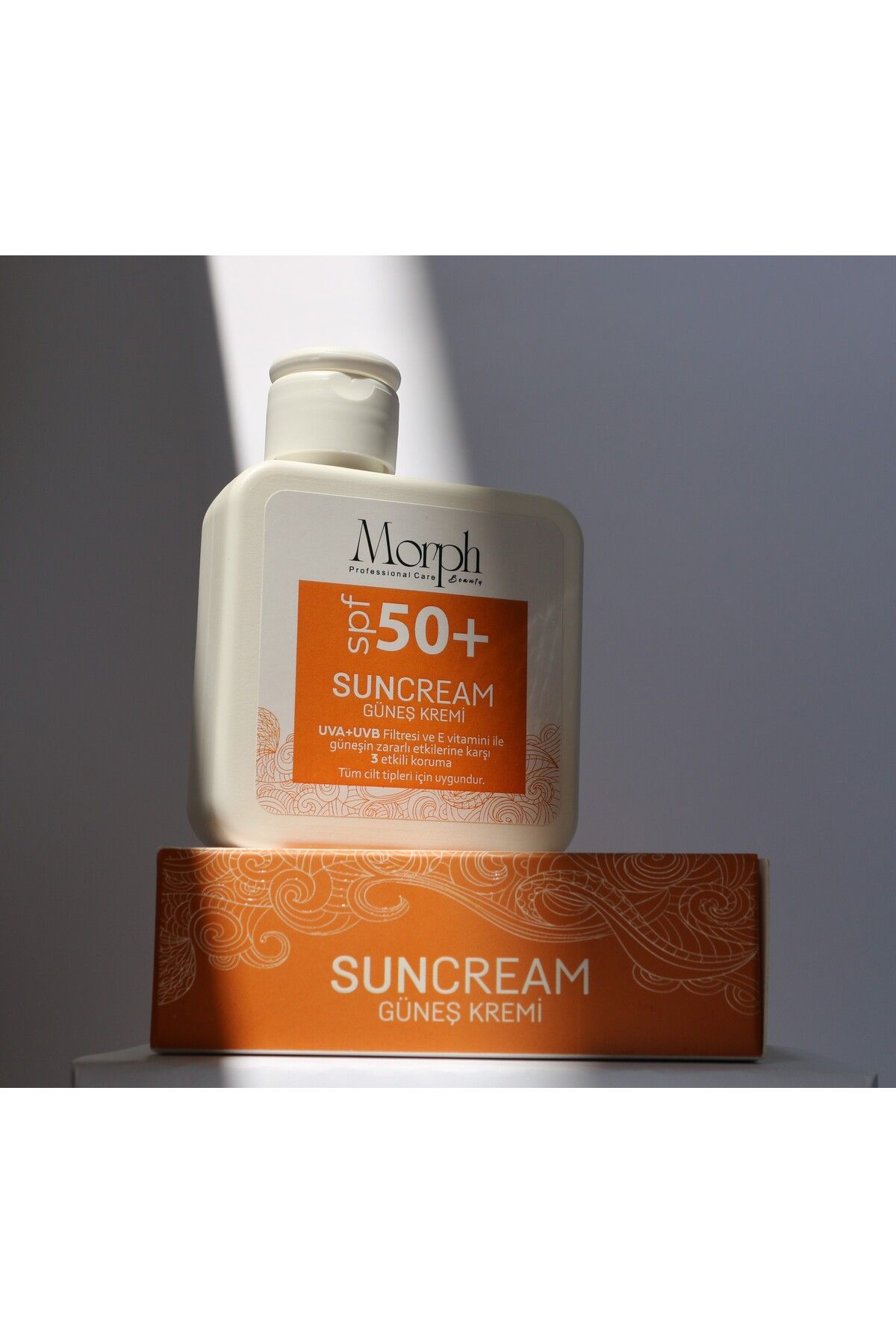 کرم ضد آفتاب صورت عفونی کننده پوست رنگ و بدن +50 SPF 100 میل morphbeauty