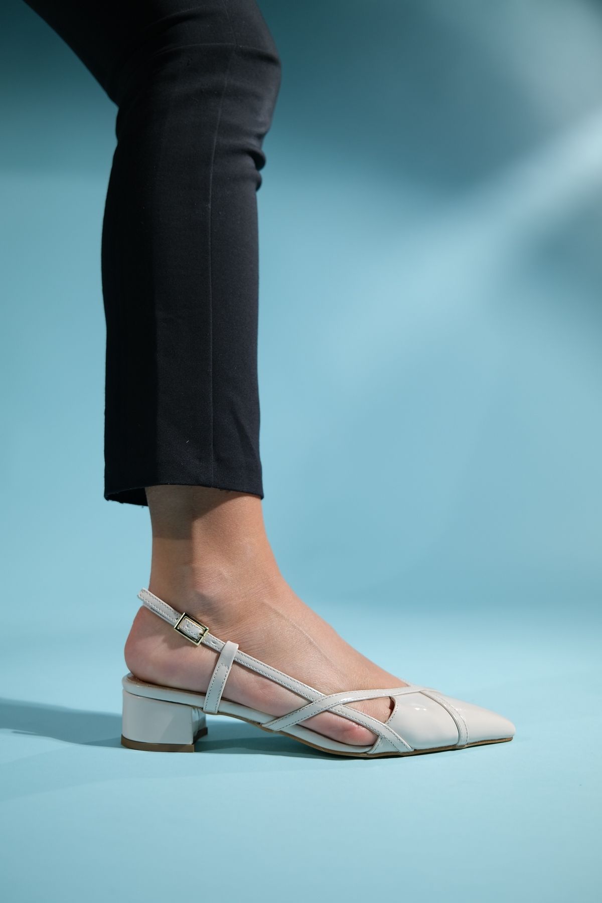LuviShoes-STEVE krémové lakované dámské sandály na podpatku 3
