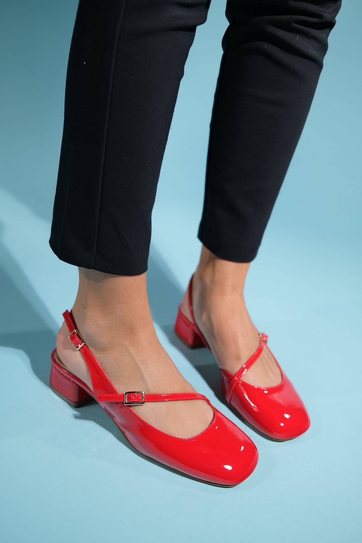 صندل قرمز زنانه های چرمی Red Patent luvishoes