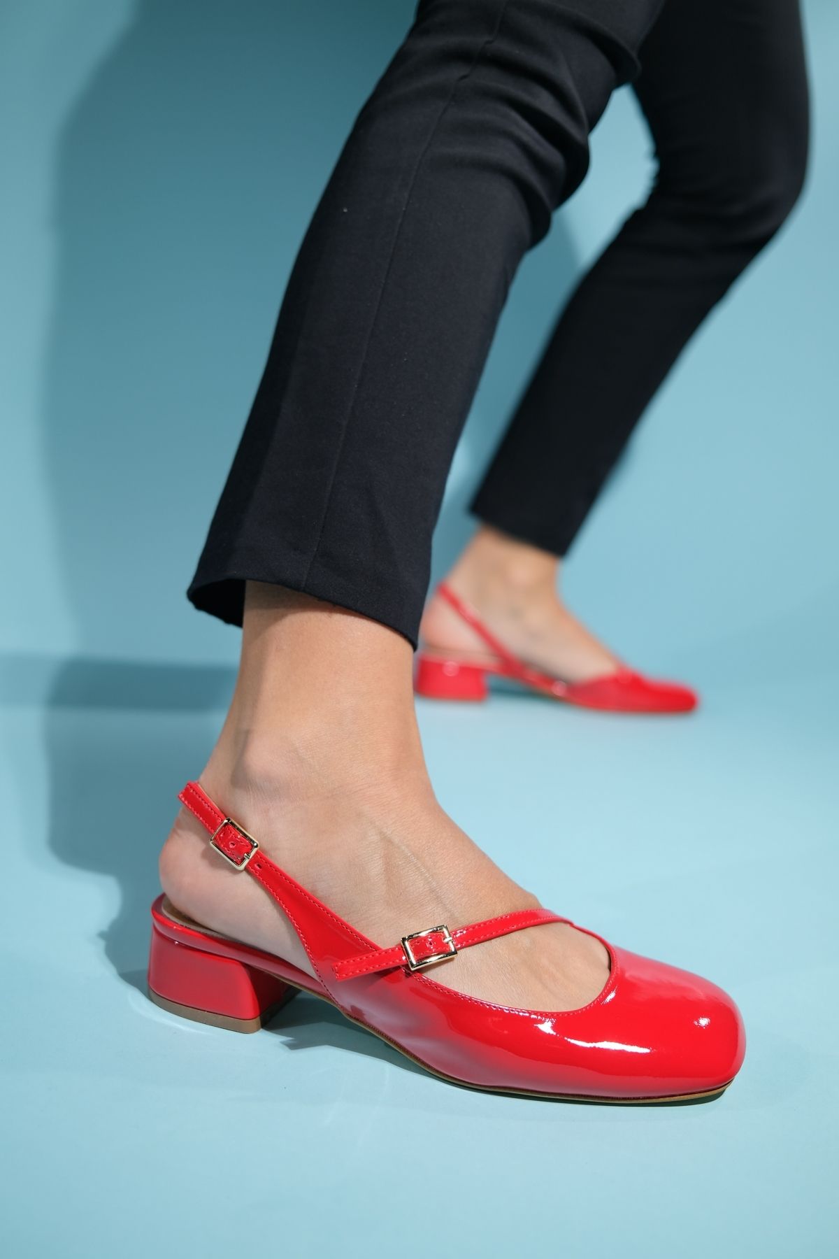صندل قرمز زنانه های چرمی Red Patent luvishoes