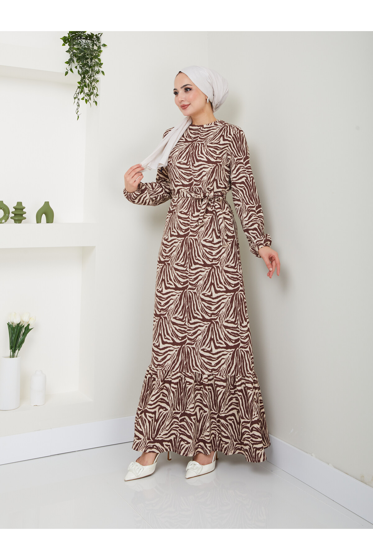 Women's Ethnic Pattern Belted Modest Dress