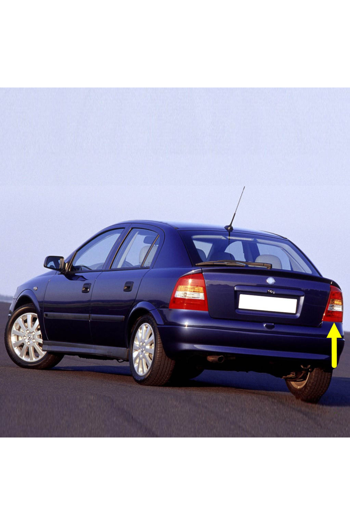 Bisra Opel Astra G HB 1998-2004 Sağ Arka Stop Fren Lambası Sarı Sinyalli