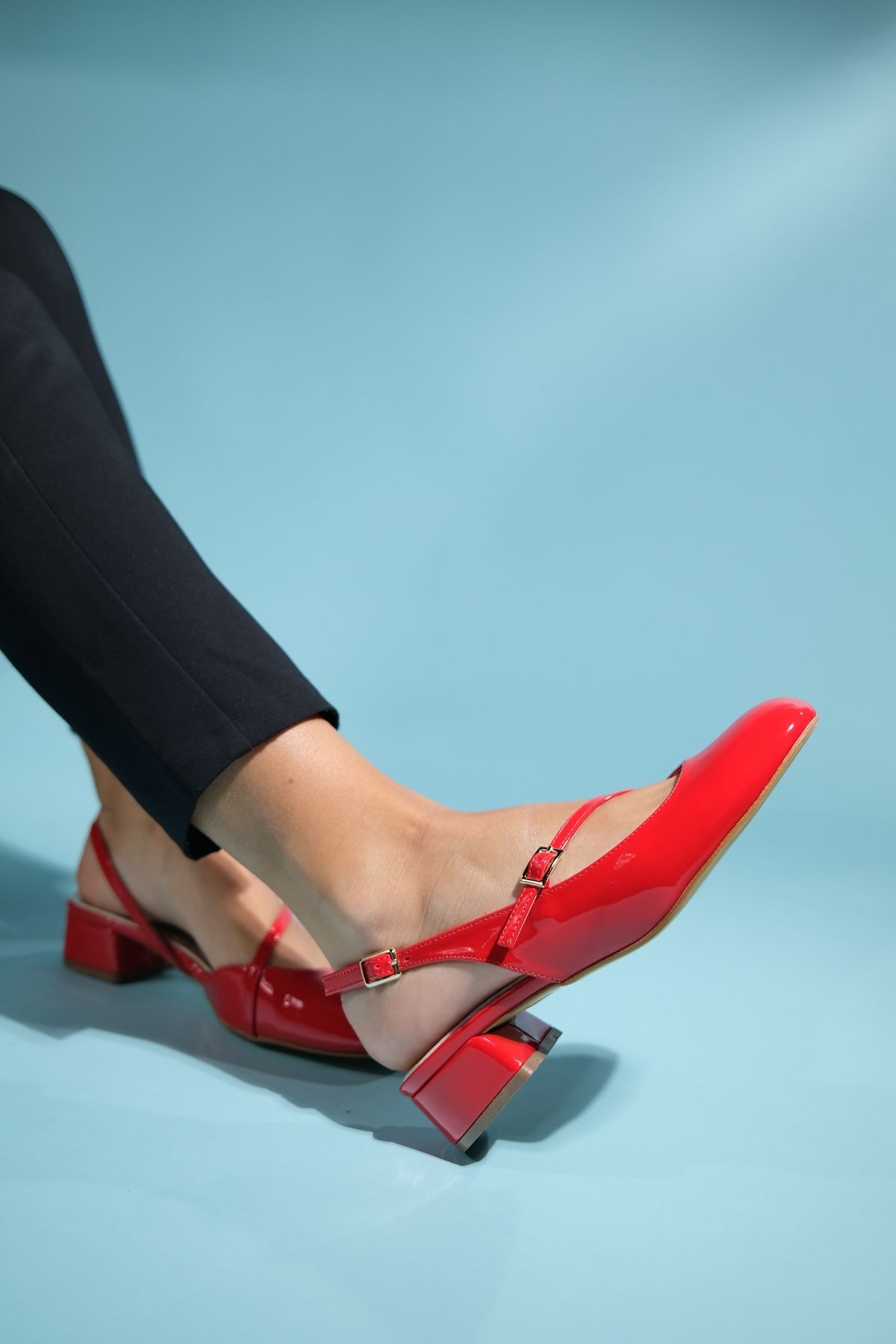 صندل قرمز زنانه های چرمی Red Patent luvishoes