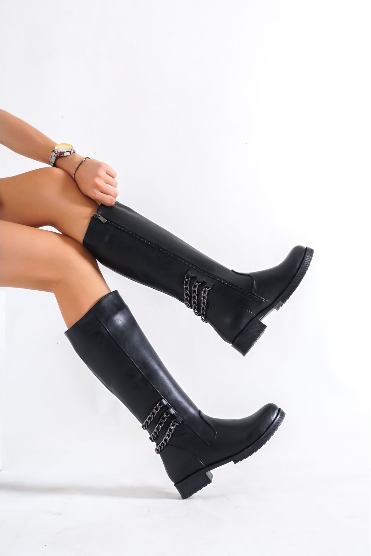 Capone Outfitters-Poniżej łańcuszka na kolano Szczegółowe, zapinane na zamek błyskawiczny z tyłu, pomarszczone buty damskie ze skóry lakierowanej 3
