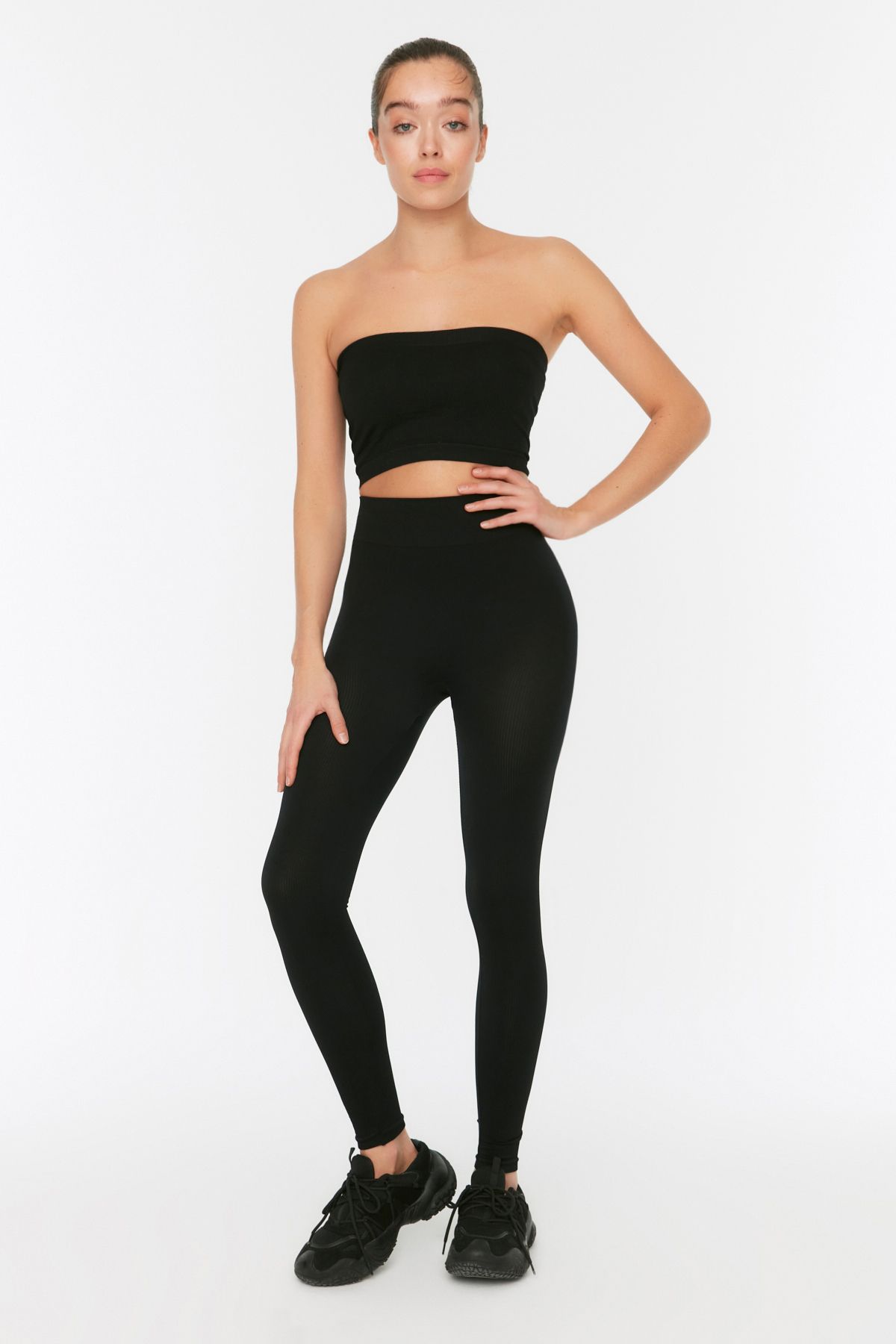 Trendyol Collection-Schwarze nahtlose/nahtlose gestrickte Sport-Leggings in voller Länge TWOAW20TA0071 9
