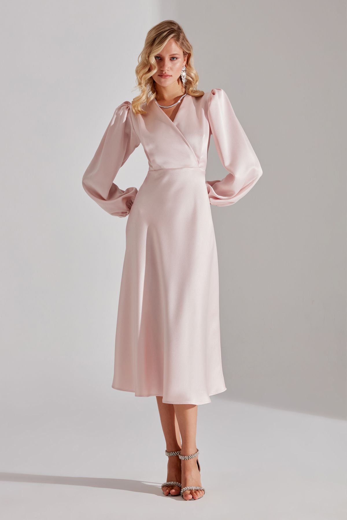 BETTY & SAM-Merry POWDER Zweireihiges, lockeres Kleid mit Kragen 3