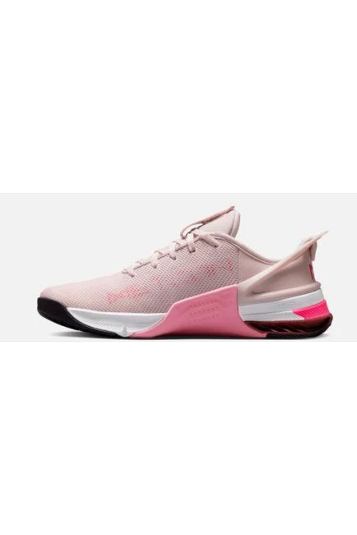 کفش پیاده روی چند رنگ مردانه و زنانه Metcon 8 Flyyease آسان خاموش های ورزشی Nike
