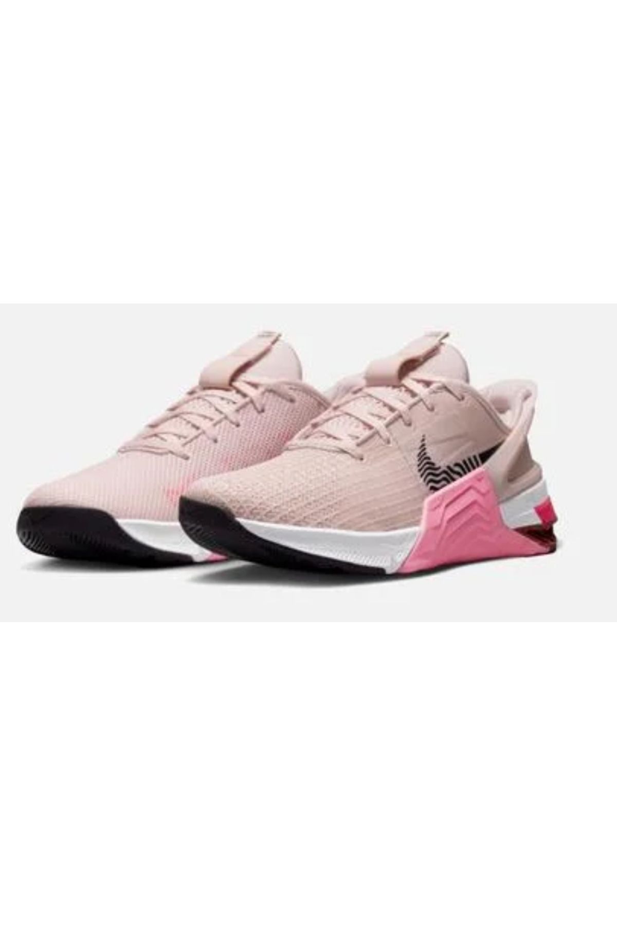 کفش پیاده روی چند رنگ مردانه و زنانه Metcon 8 Flyyease آسان خاموش های ورزشی Nike