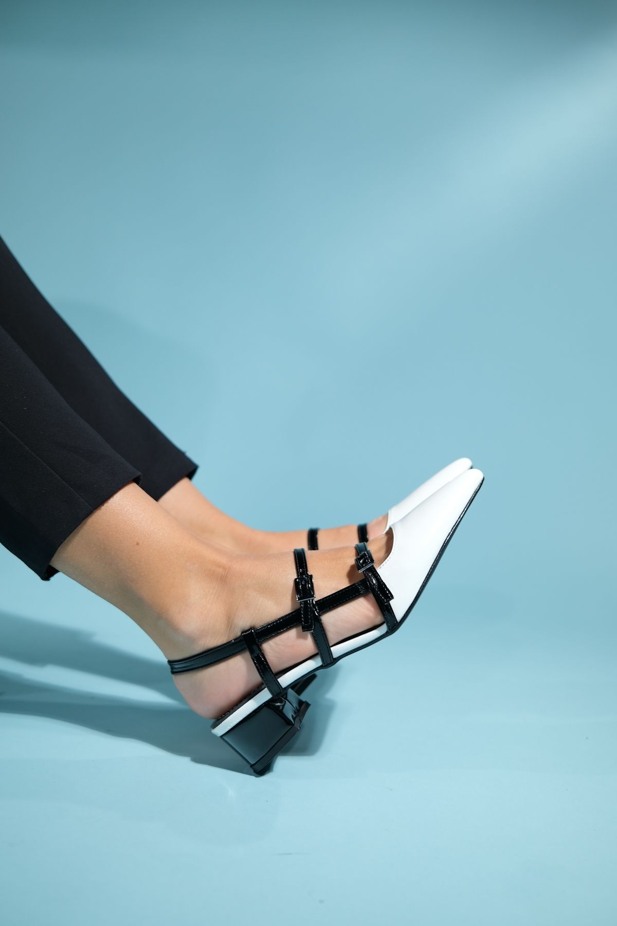 صندل سفید زنانه Genoa پوست سیاه و چرمی کفش پاشنه پا luvishoes