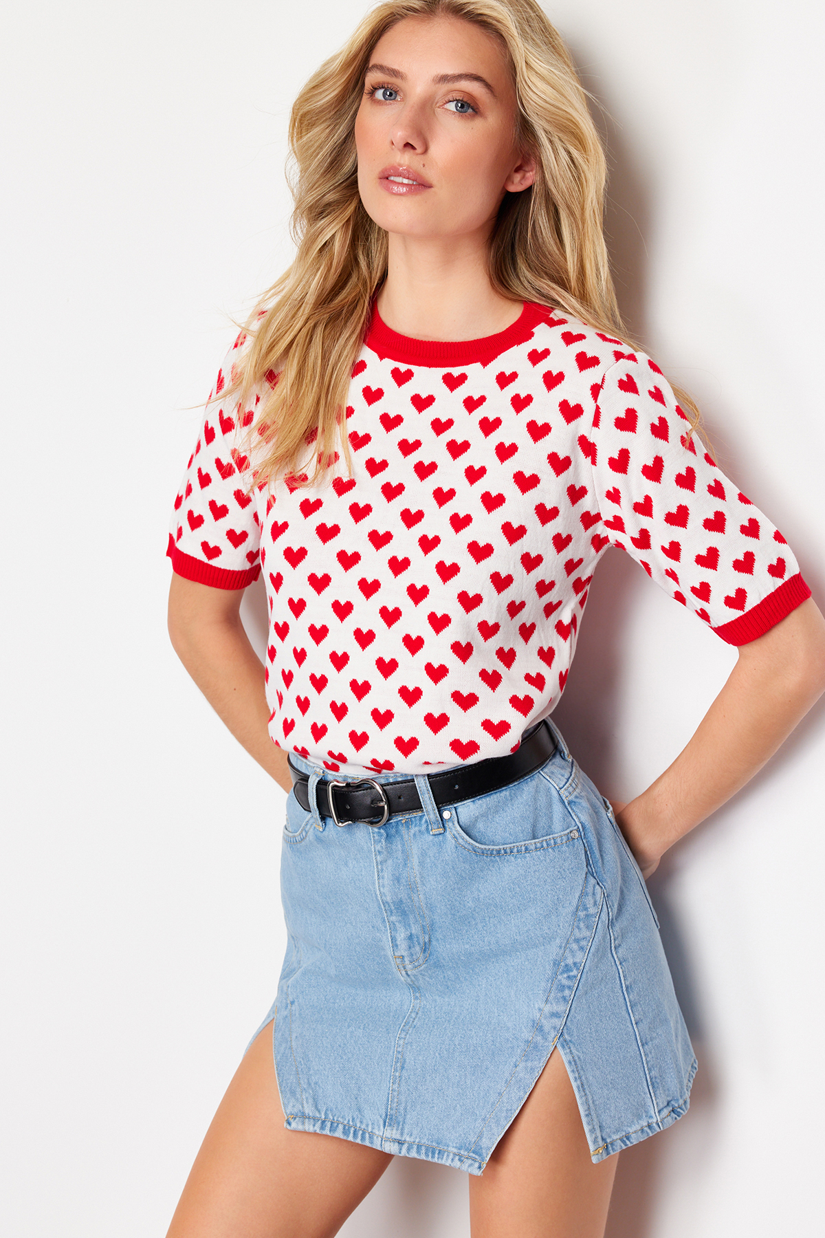 Trendyolmilla  Limited Edition Açık Mavi Yırtmaçlı Mini Denim Etek TWOSS23ET00347 - Görsel 7