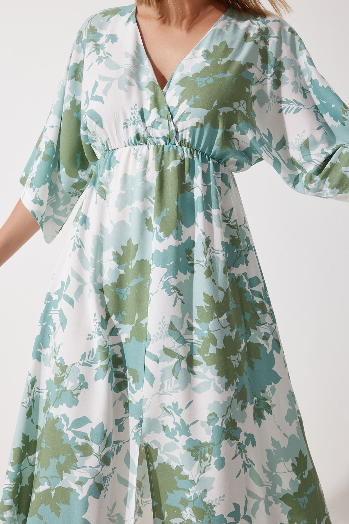 Happiness İstanbul-Grünes gemustertes Sommerkleid aus Viskose mit Wickelkragen für Damen DK00166 6