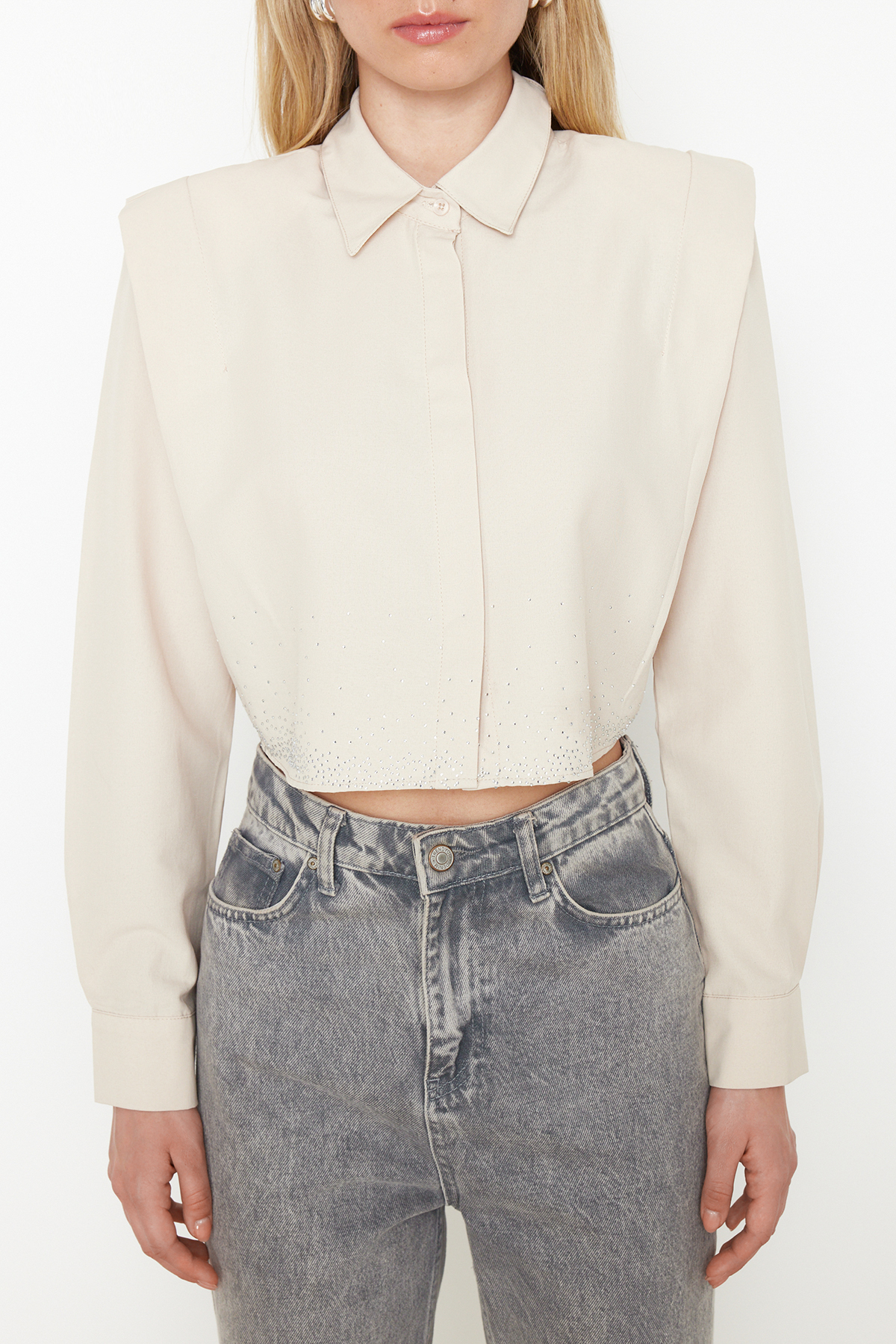 Trendyolmilla  Bej Kolları Vatkalı Taşlı Crop Dokuma Gömlek TWOSS24GO00041 - Görsel 6